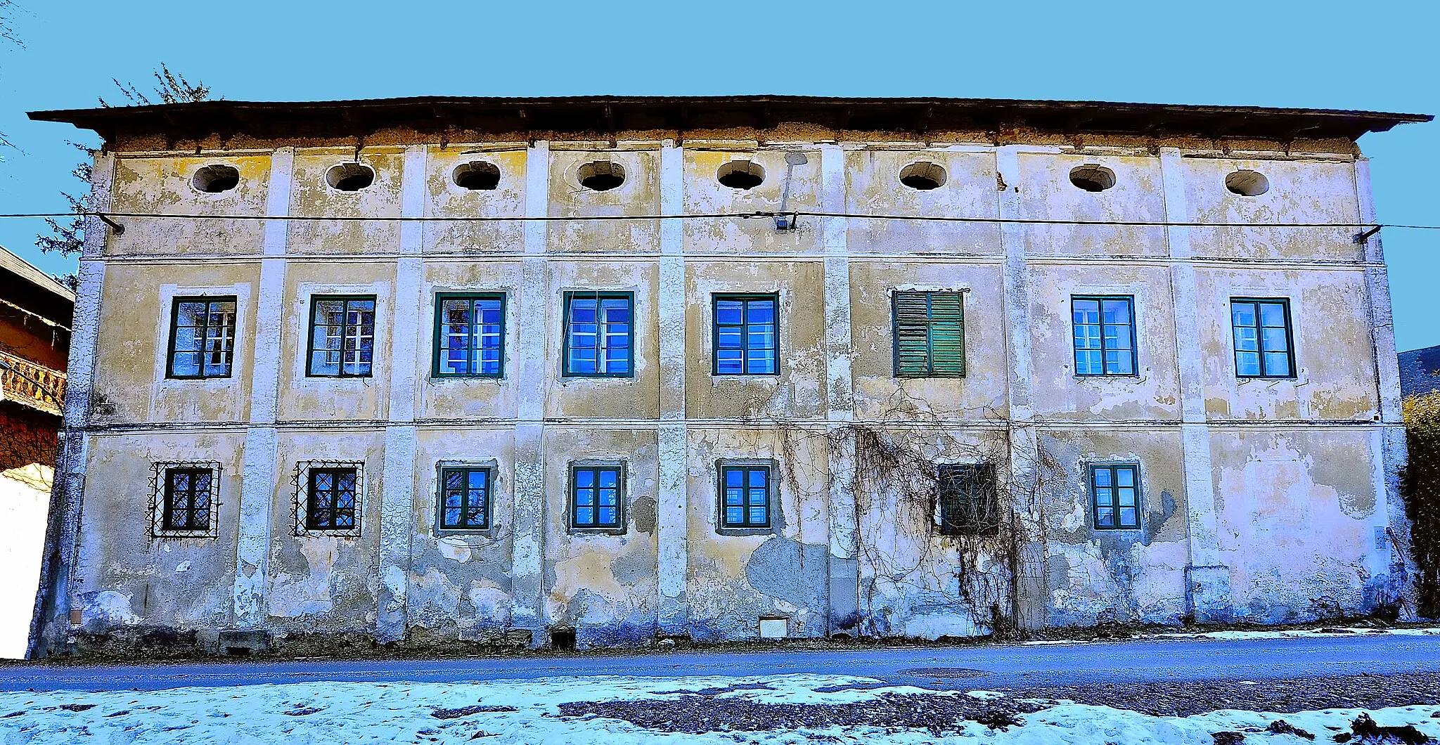 Photo showing: North view at the castle in Möchling, municipality Gallizien, district Voelkermarkt, Carinthia, Austria