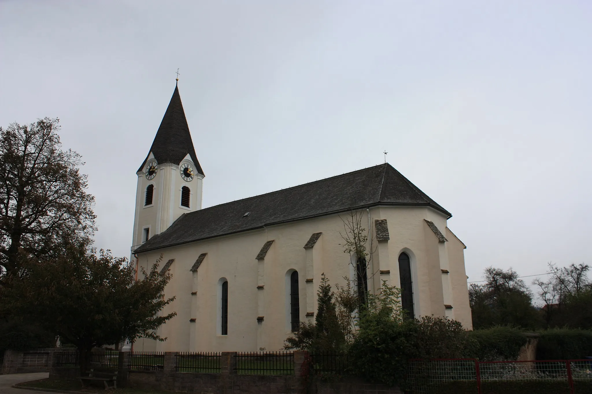 Photo showing: Parish church Saint Michael
Locality: Sankt Michael im Lavanttal

Community:Wolfsberg