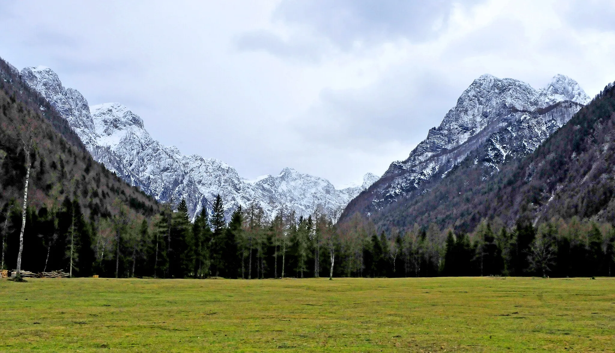 Photo showing: Krma Valley from north. Karnjska Gora, Upper Carniola, Slovenia