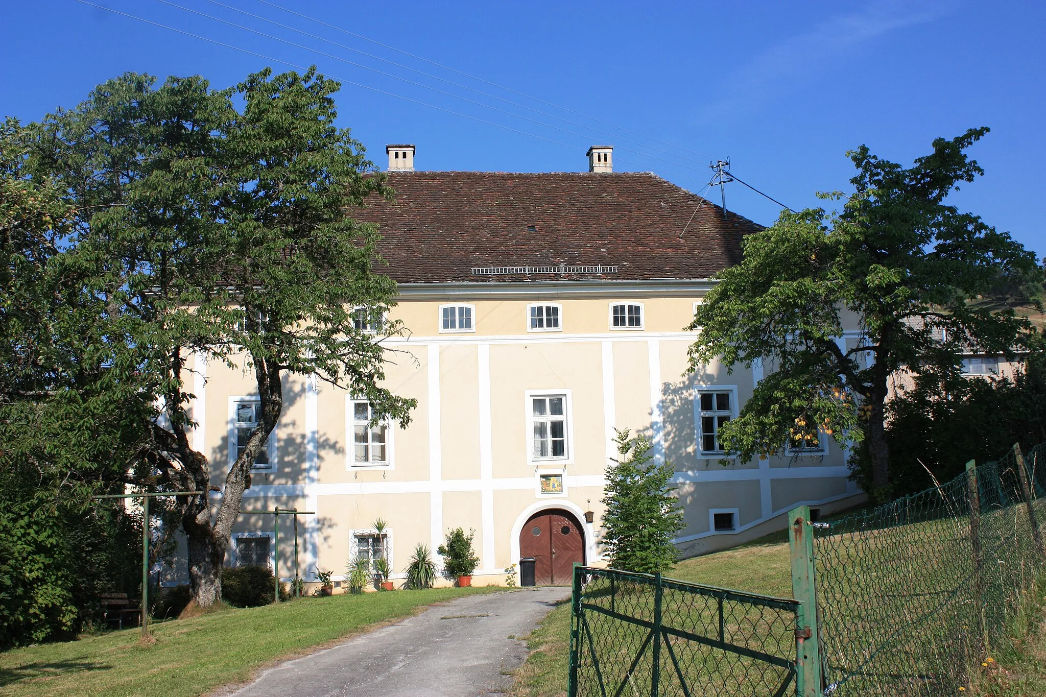Photo showing: Parish-house in Pustritz in the community of Griffen