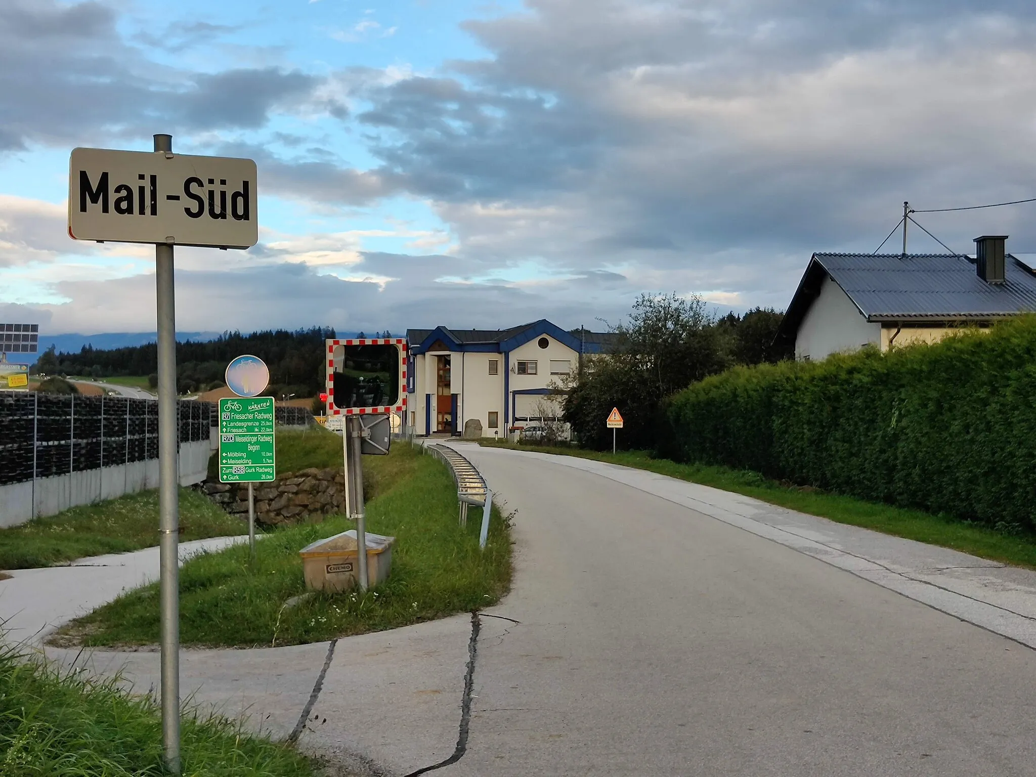 Photo showing: Mail-Süd, Gemeinde Sankt Georgen am Längsee
Häuser Nr. 12 und 4