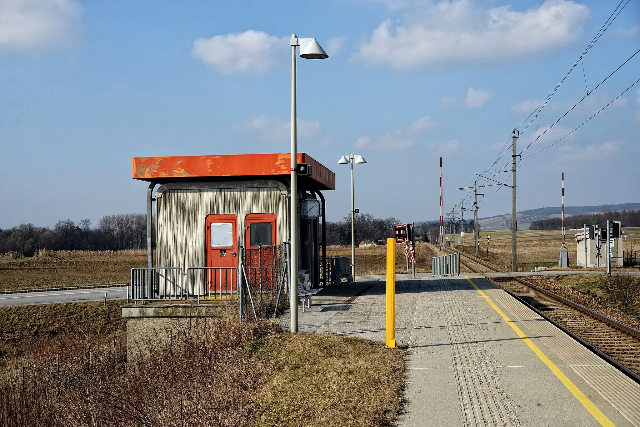 Photo showing: Haltestelle Schönborn-Mallebarn an der Nordwestbahn