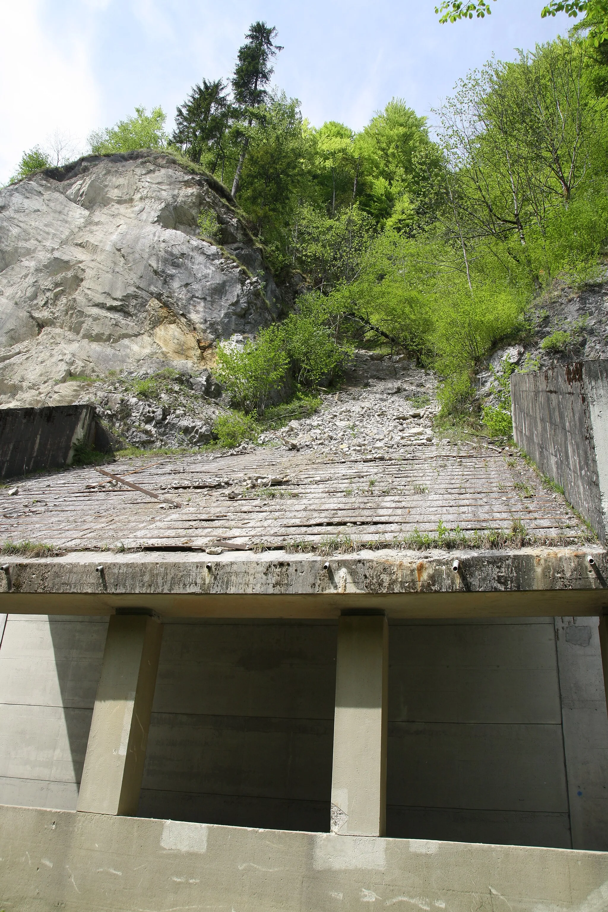 Photo showing: Rockfall protection gallery in Austria