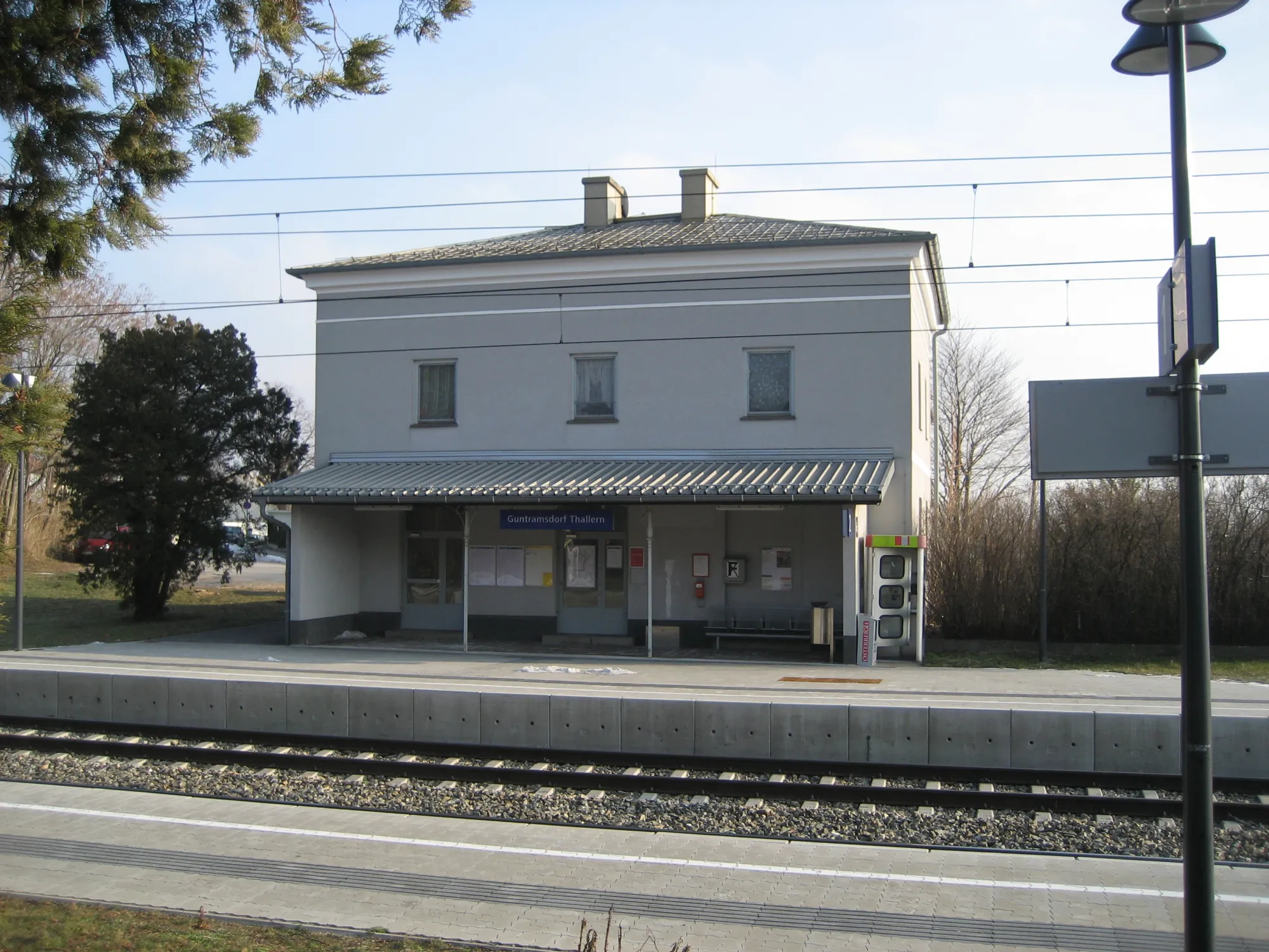 Photo showing: train station Guntramsdorf-Thallern in Lower Austria