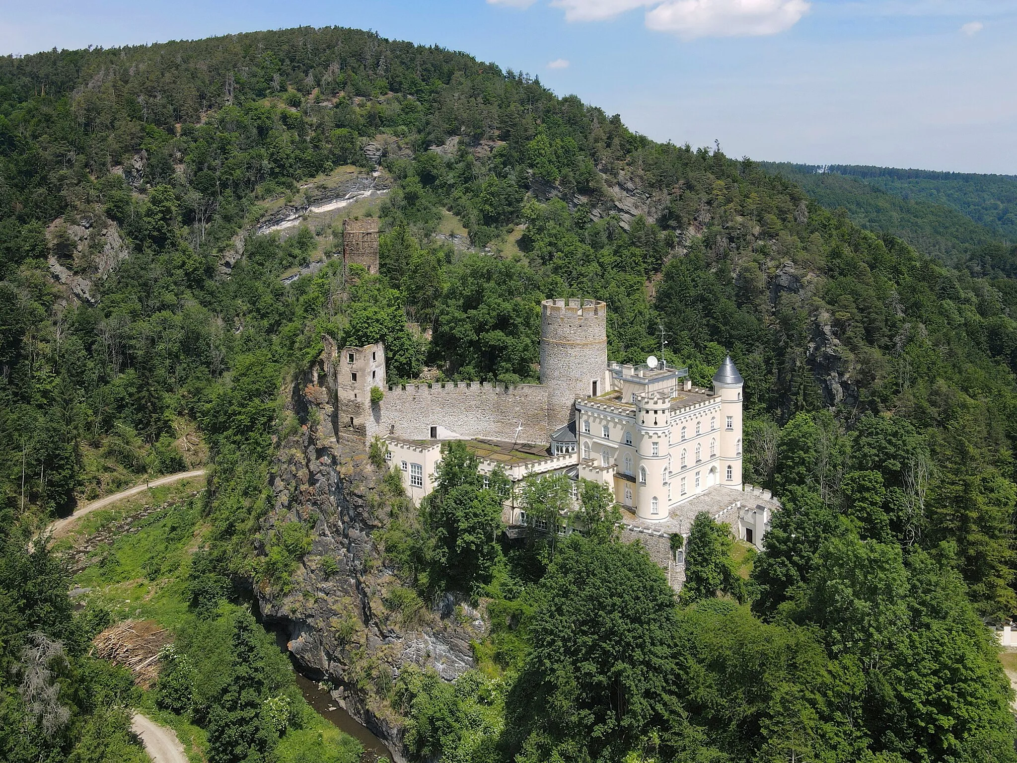 Photo showing: Aerial view of Hartenstein Castle, Lower Austria.