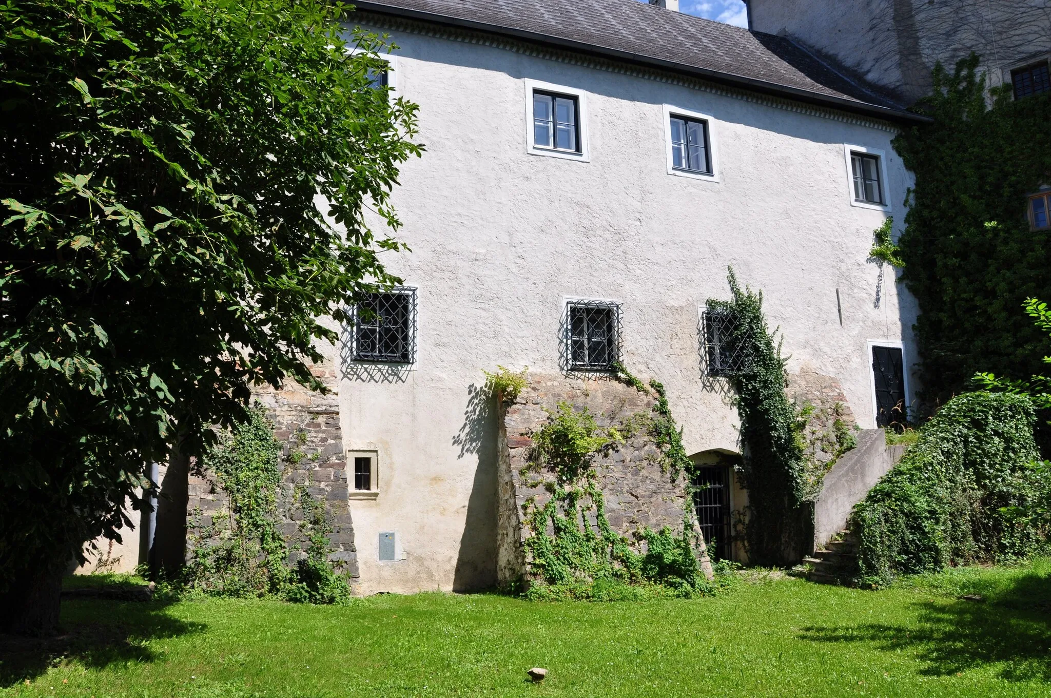 Photo showing: Forsthaus Vorburg der ehem Burg, Gemeinde karlstetten