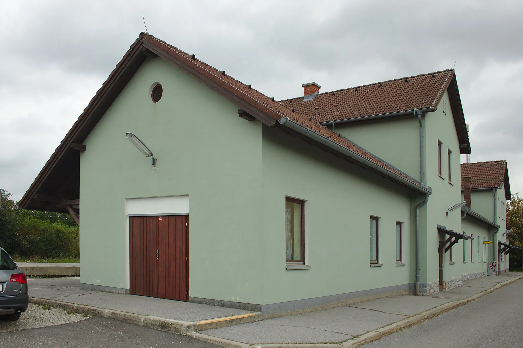 Photo showing: Bahnhof Groß Schweinbarth, Niederösterreich