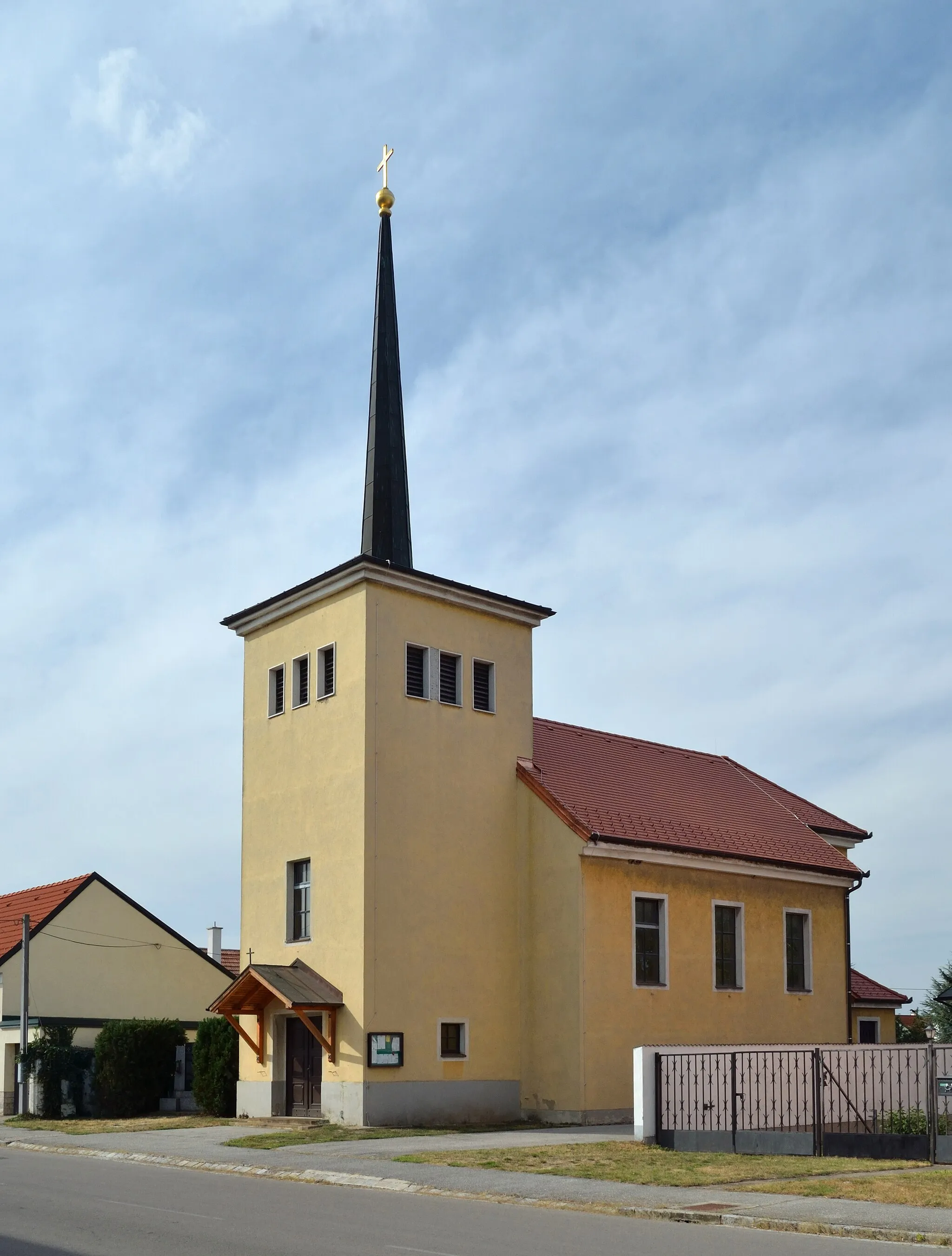 Photo showing: Church Saint Anthony in Stripfing, municipality of Weikendorf, Lower Austria.