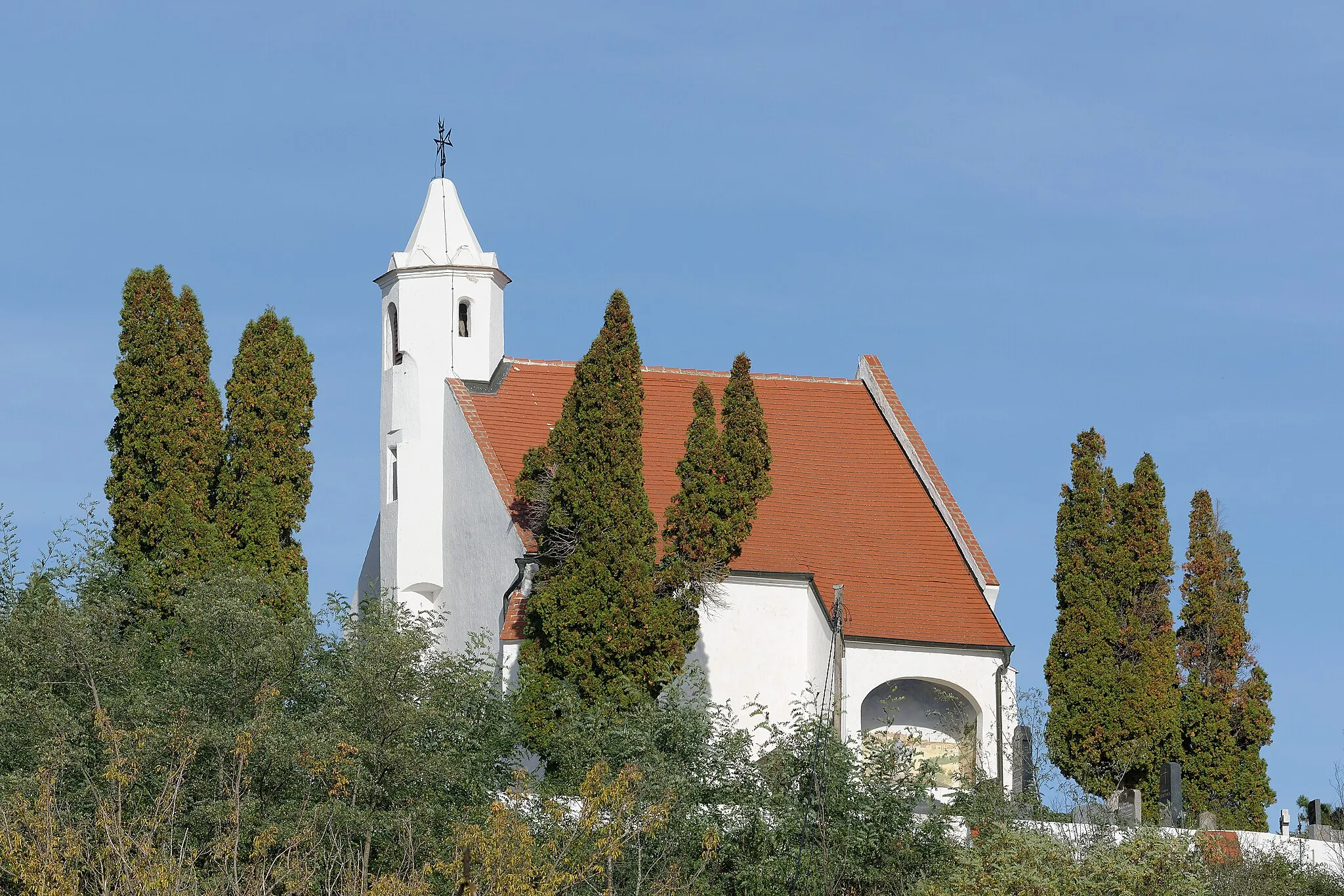 Photo showing: Cemetery chapel at Mailberg, Lower Austria, Austria