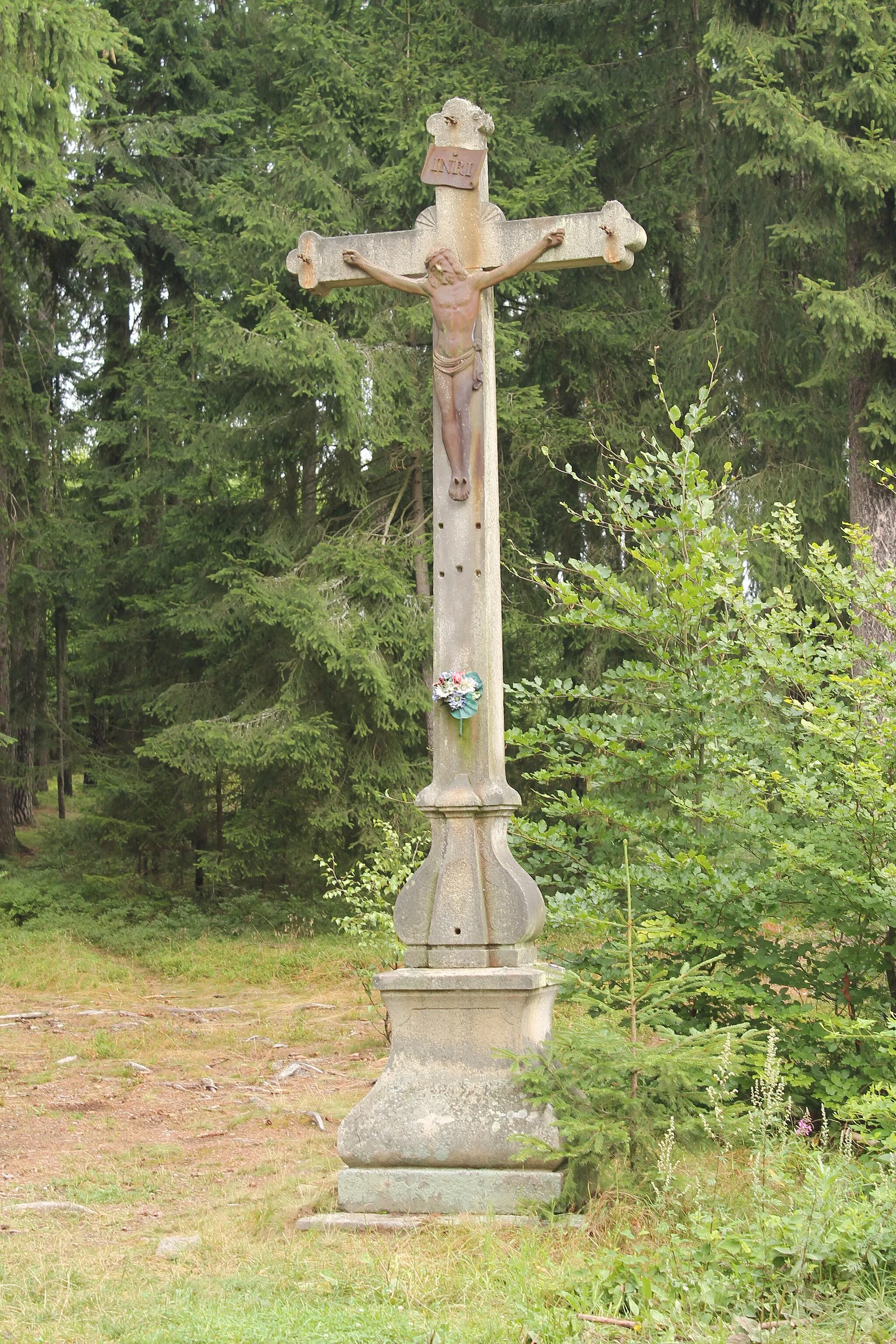 Photo showing: Wayside cross, Vlastkovec, Slavonice, Jindřichův Hradec District, Czech Republic