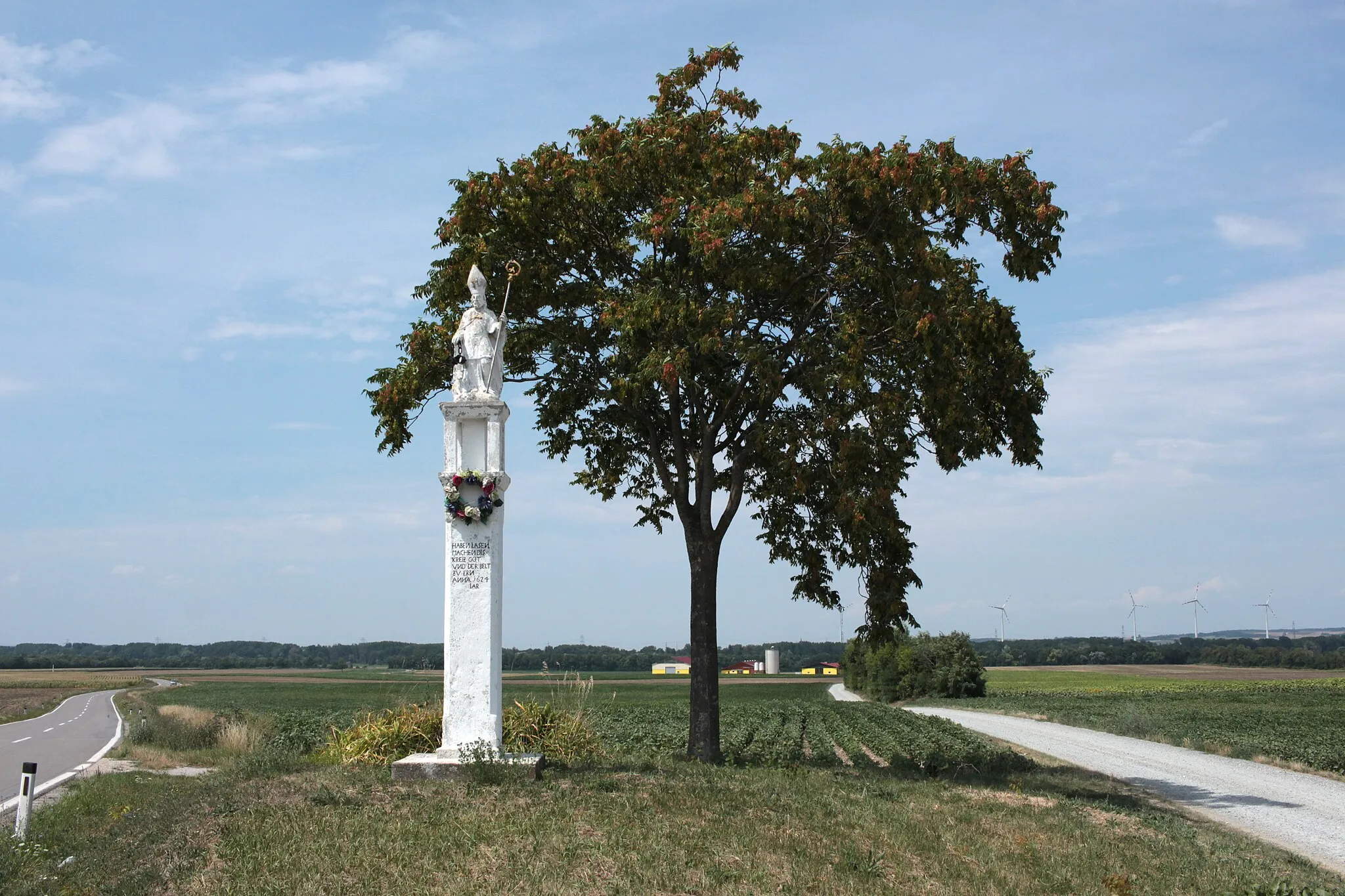 Photo showing: “Schwarzes Kreuz” (Black Cross) in Sommerein (Austria)