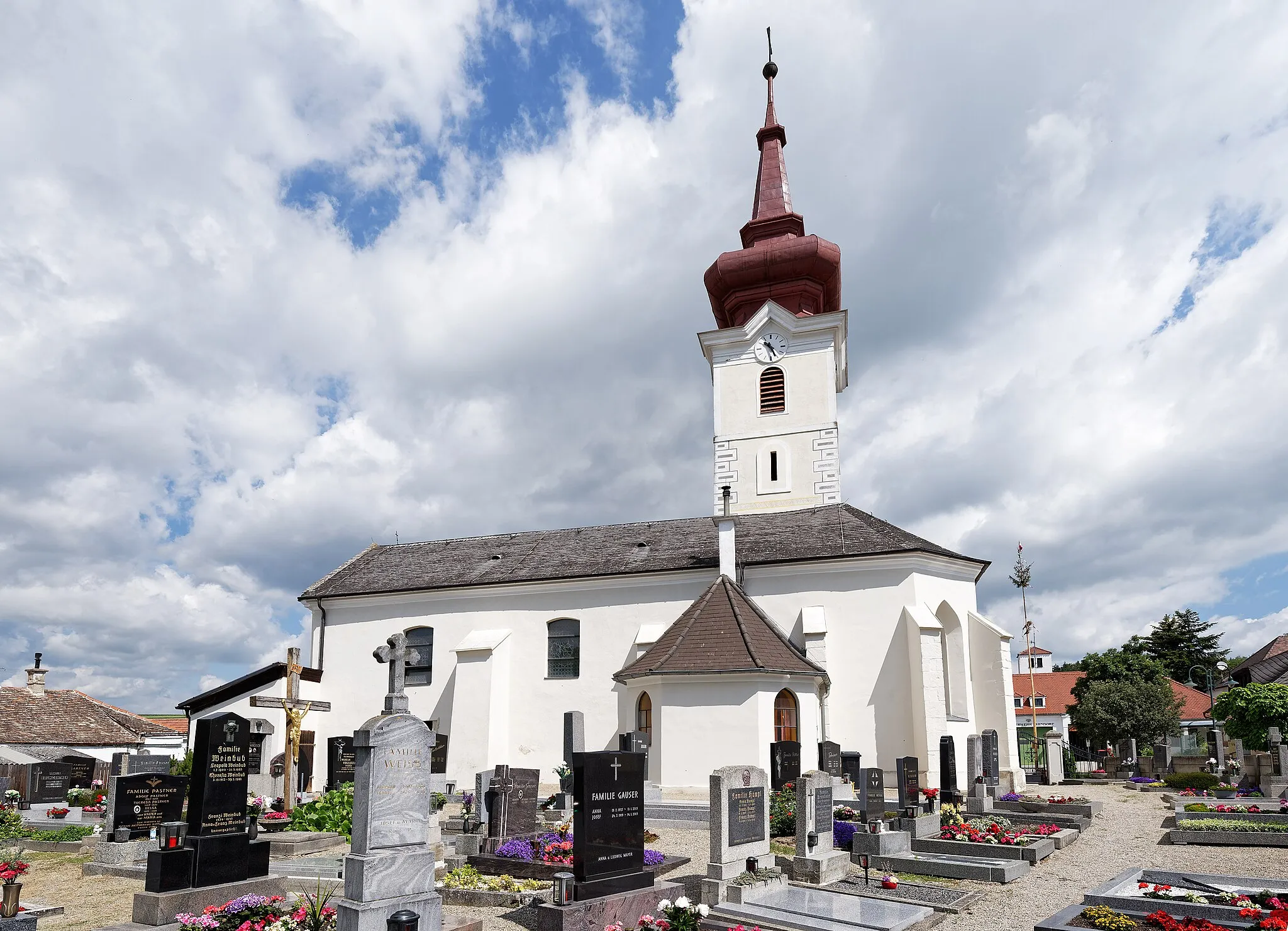 Photo showing: Catholic parish church at Fahndorf, municipality Ziersdorf, Lower Austria, Austria