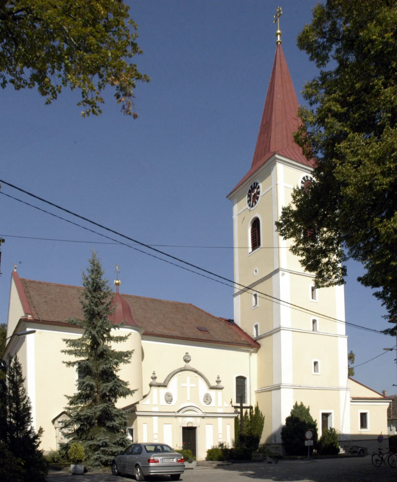 Photo showing: katholische Pfarrkirche heiliger Michael in Hadres