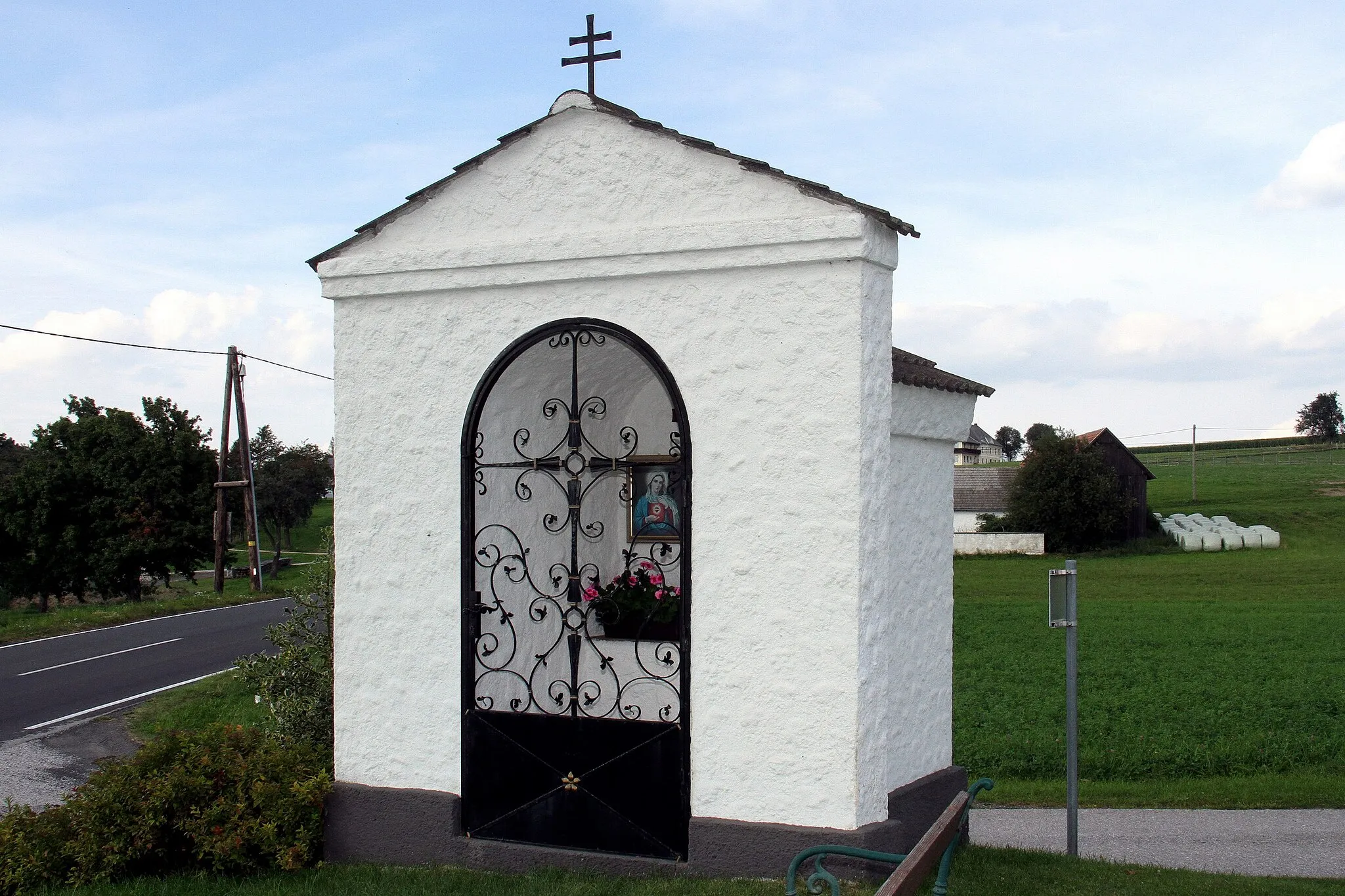 Photo showing: Municipality Wiesmath in Lower Austria. – The photo shows the Gradwohl chapel in Geretschlag.