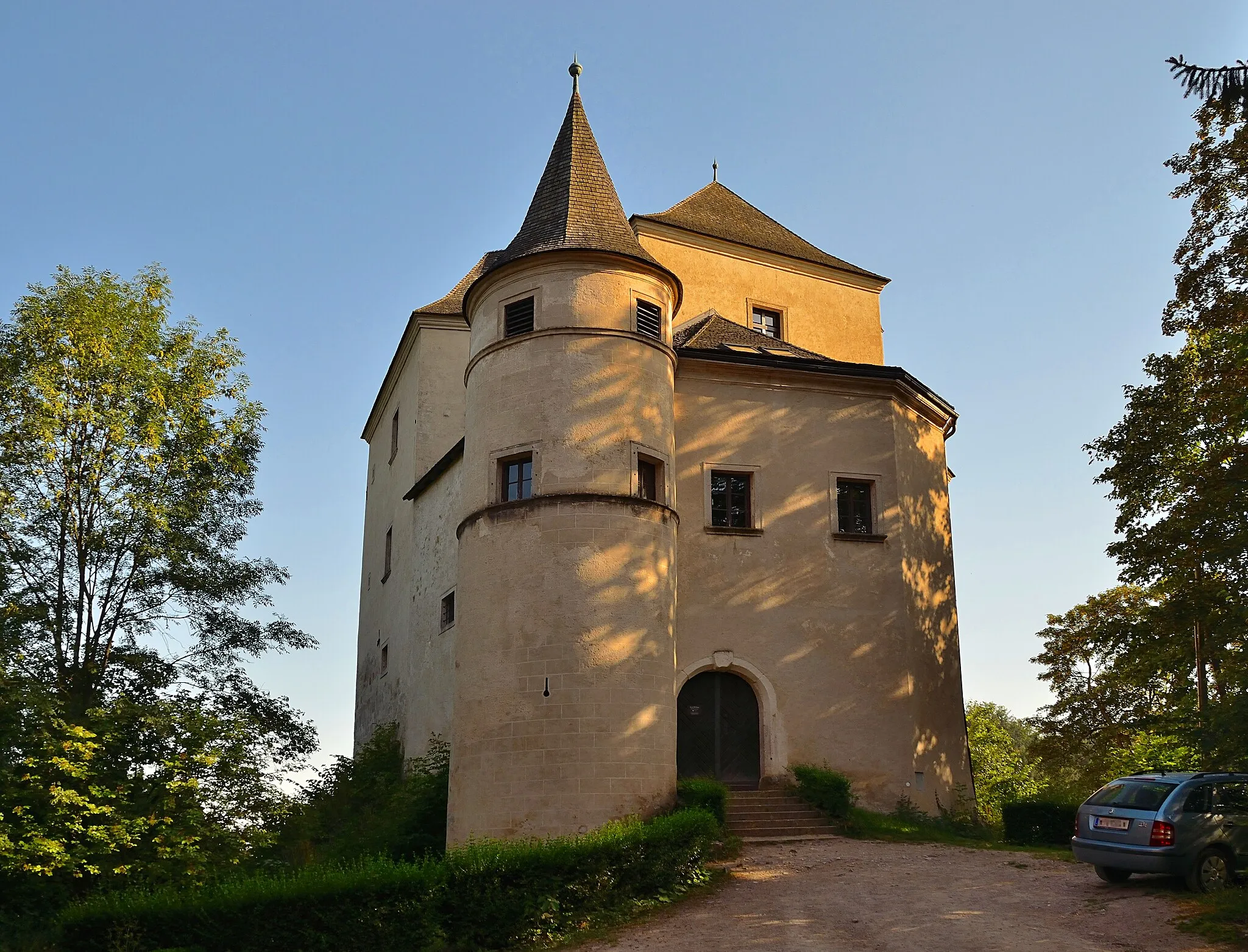 Photo showing: Castle Wildegg, Sittendorf, municipality of Wienerwald, Lower Austria.