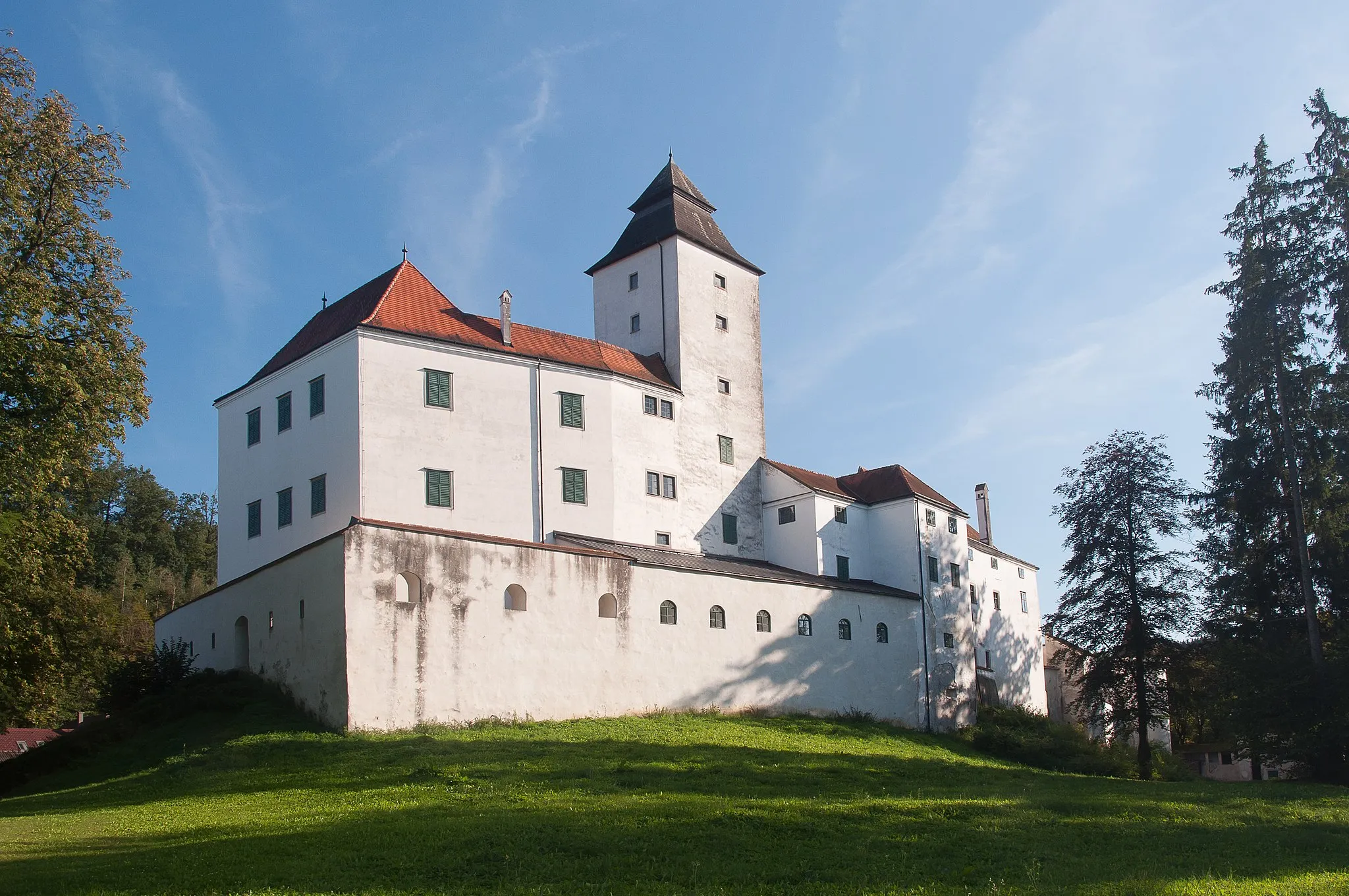 Photo showing: Schloss Seisenegg samt Eiskeller und 2 Rundtürmen