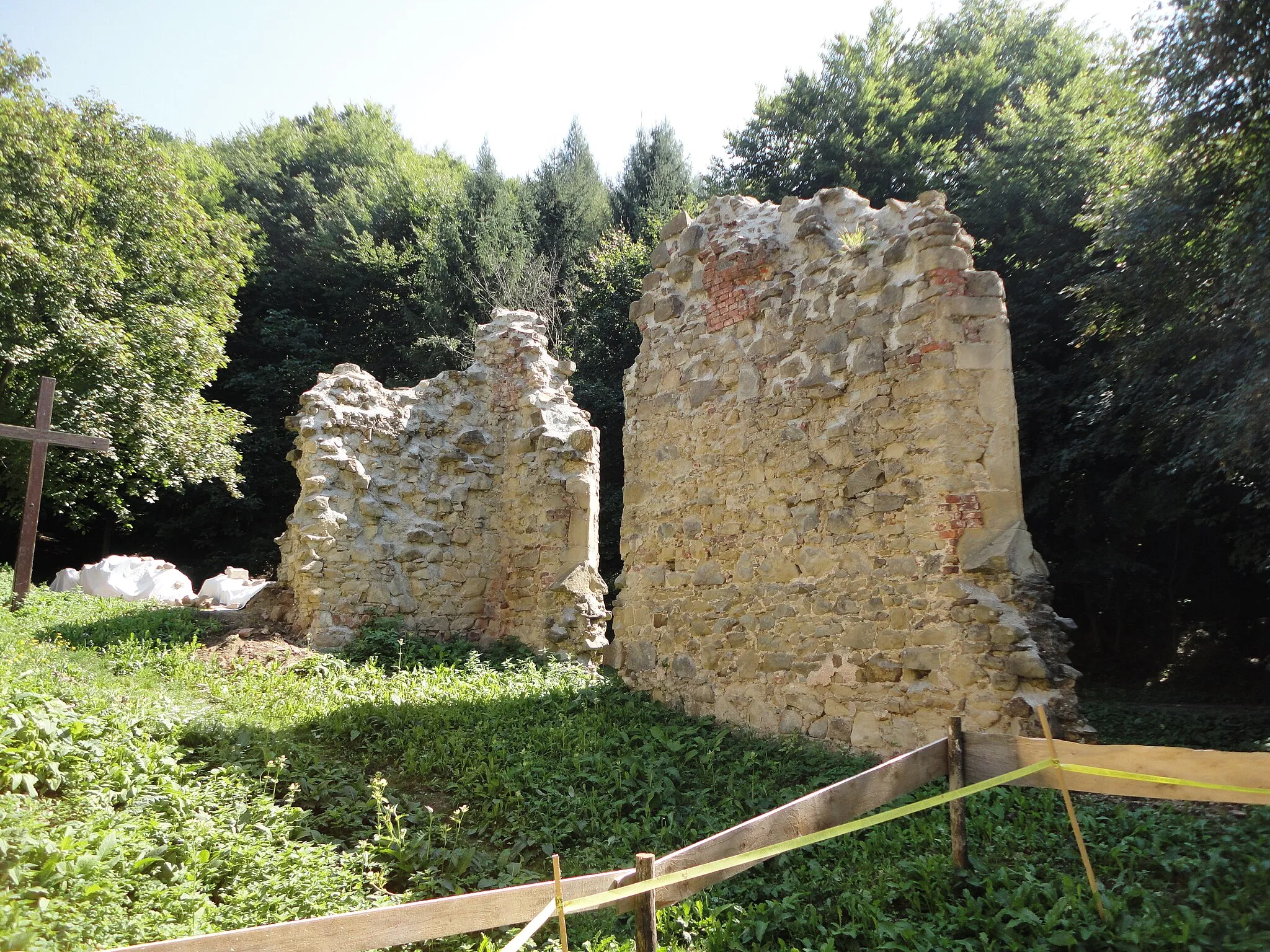 Photo showing: Ruine des Franziskanerklosters S. Maria in Paradyso
