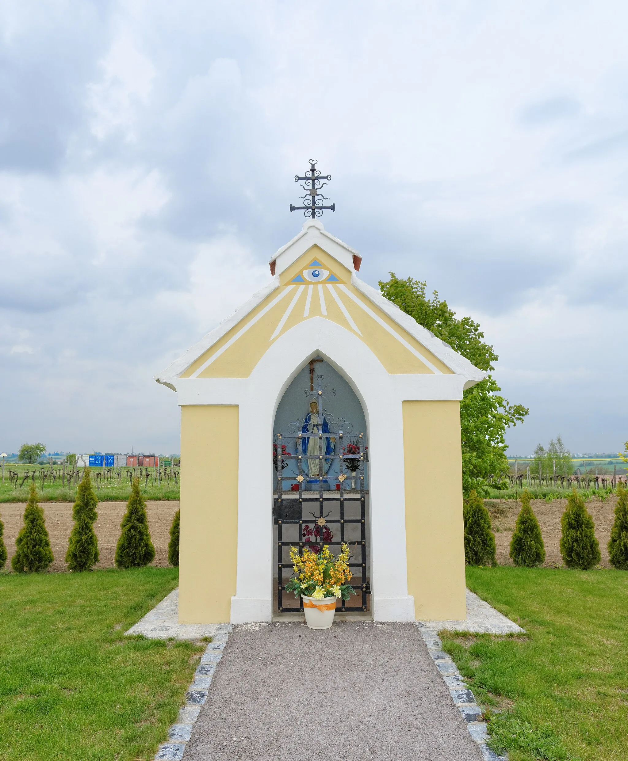Photo showing: Saint Anthony of Padua chapel near Atzelsdorf, Municipality Gaweinstal, Lower Austria, Austria