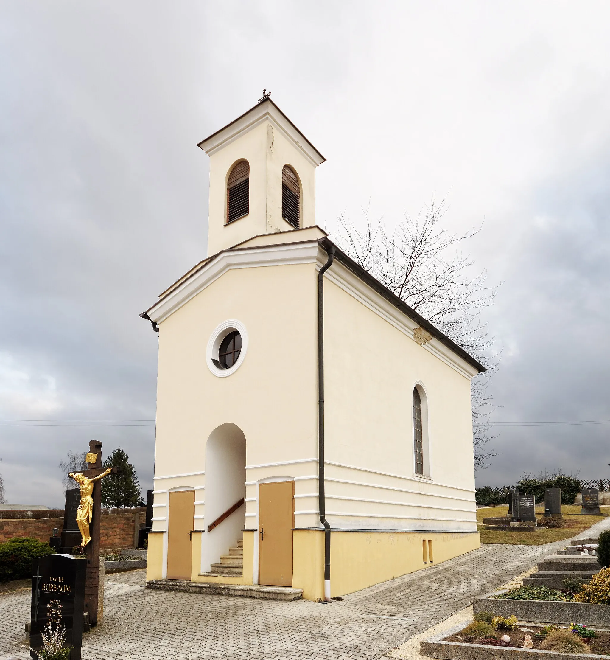 Photo showing: Cemetery chapel at Paasdorf, Municipality Mistelbach, Lower Austria, Austria