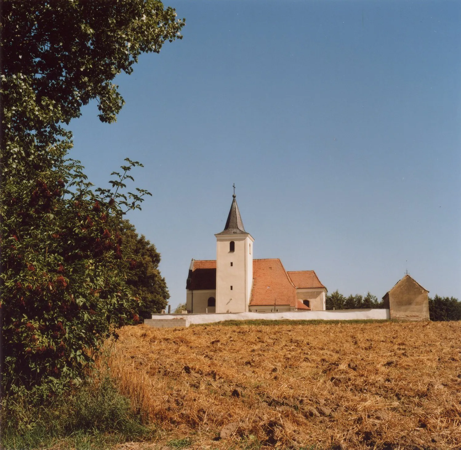 Photo showing: Kath. Pfarrkirche hl. Ägyd und Friedhof, Grafensulz, Gemeinde Ladendorf.