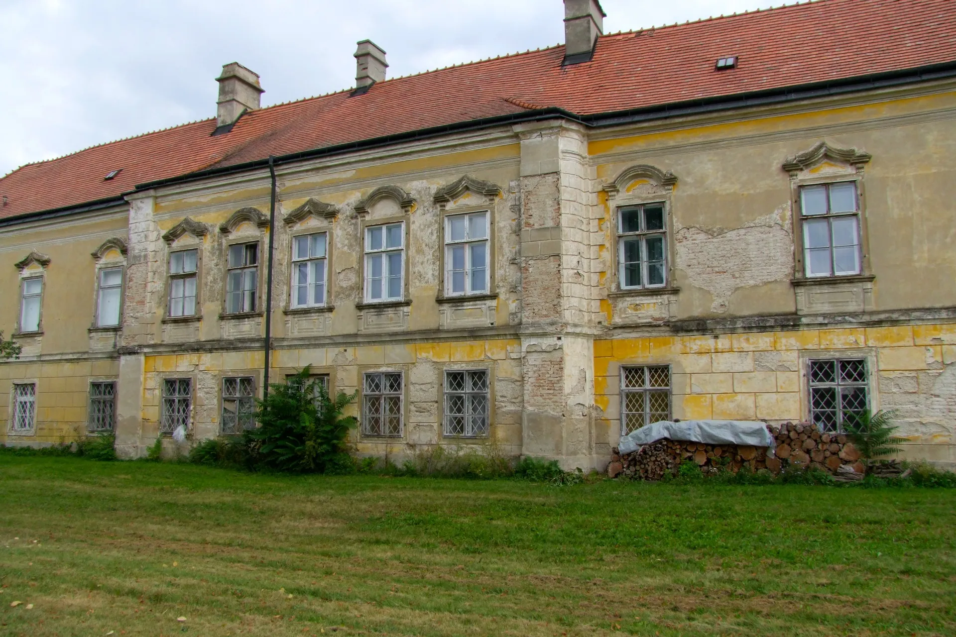 Photo showing: Schloss Obersiebenbrunn