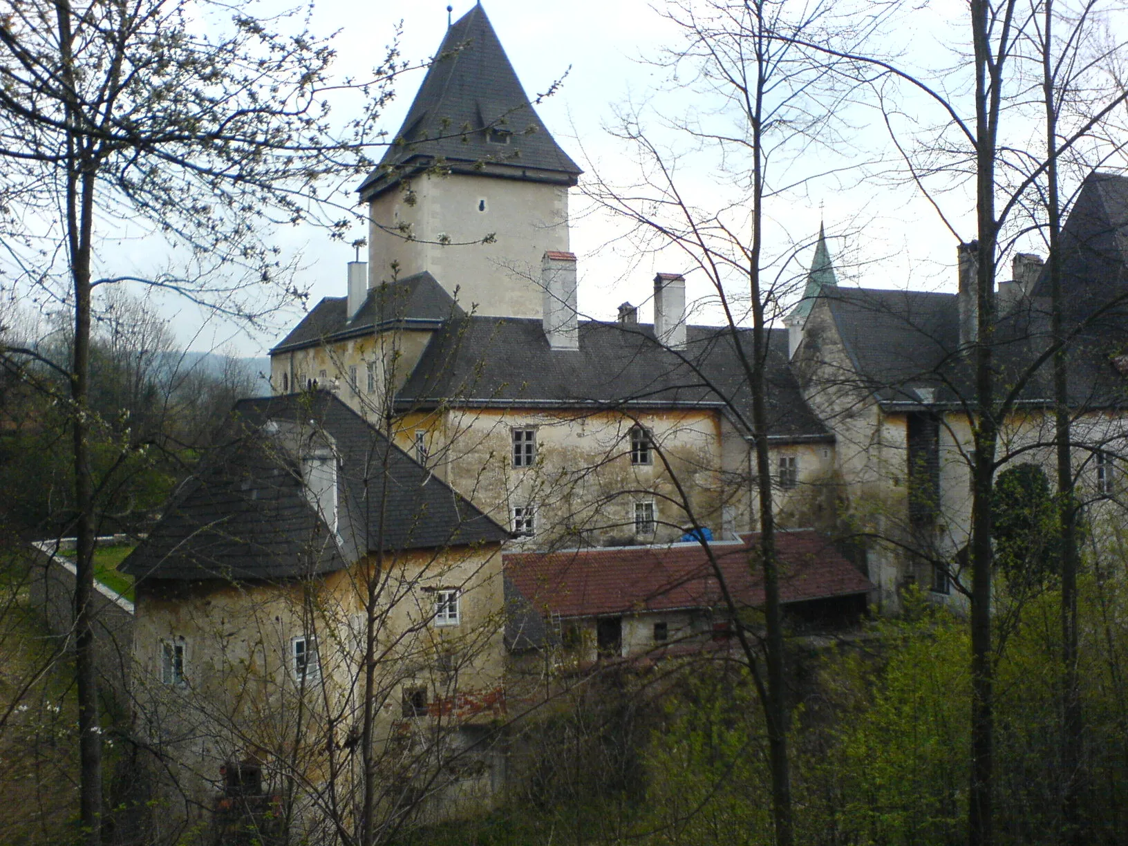 Photo showing: Schloss Pöggstall

This media shows the protected monument with the number 33171 in Austria. (Commons, de, Wikidata)