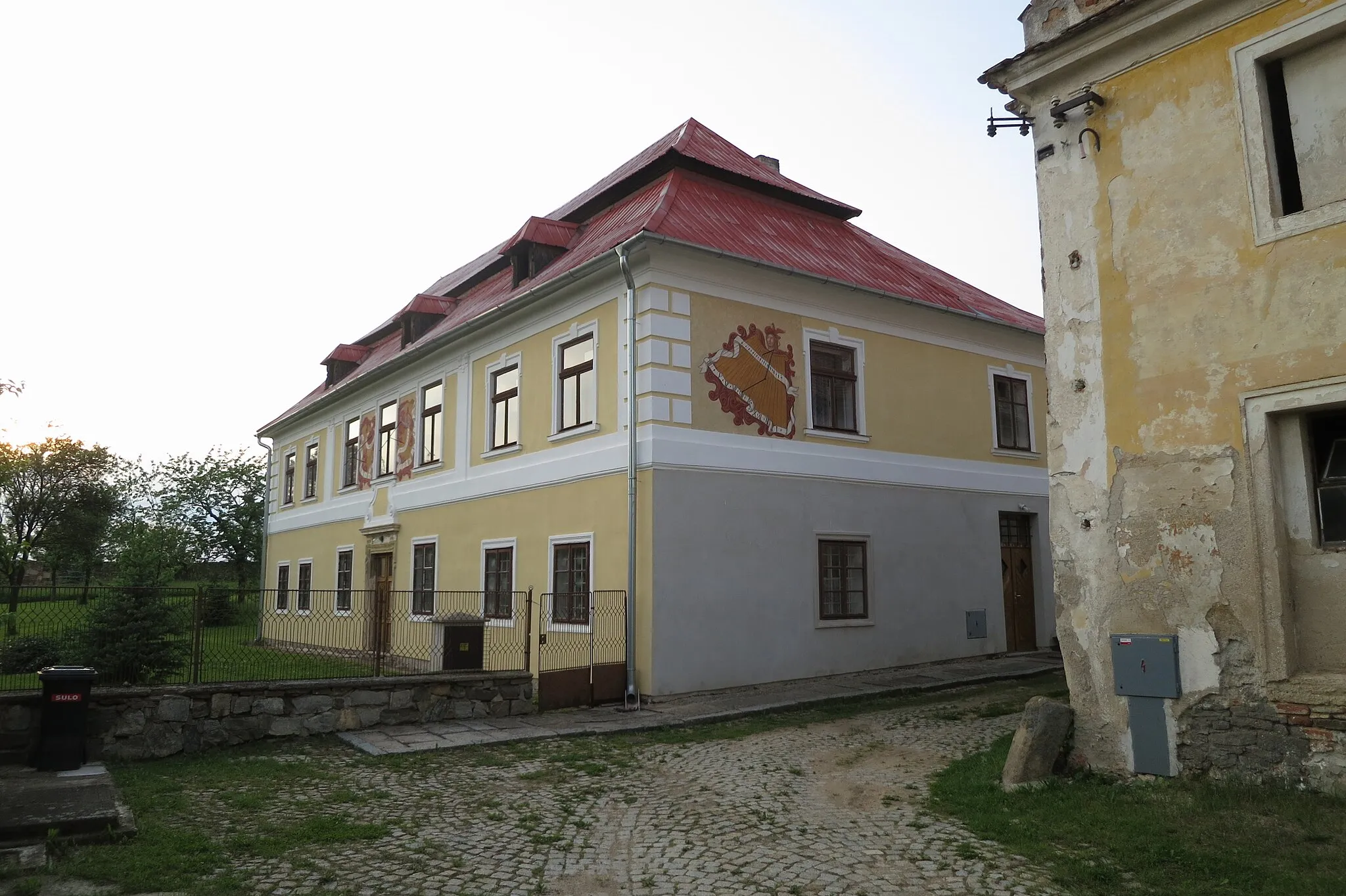 Photo showing: Rectory in Kdousov, Třebíč District.