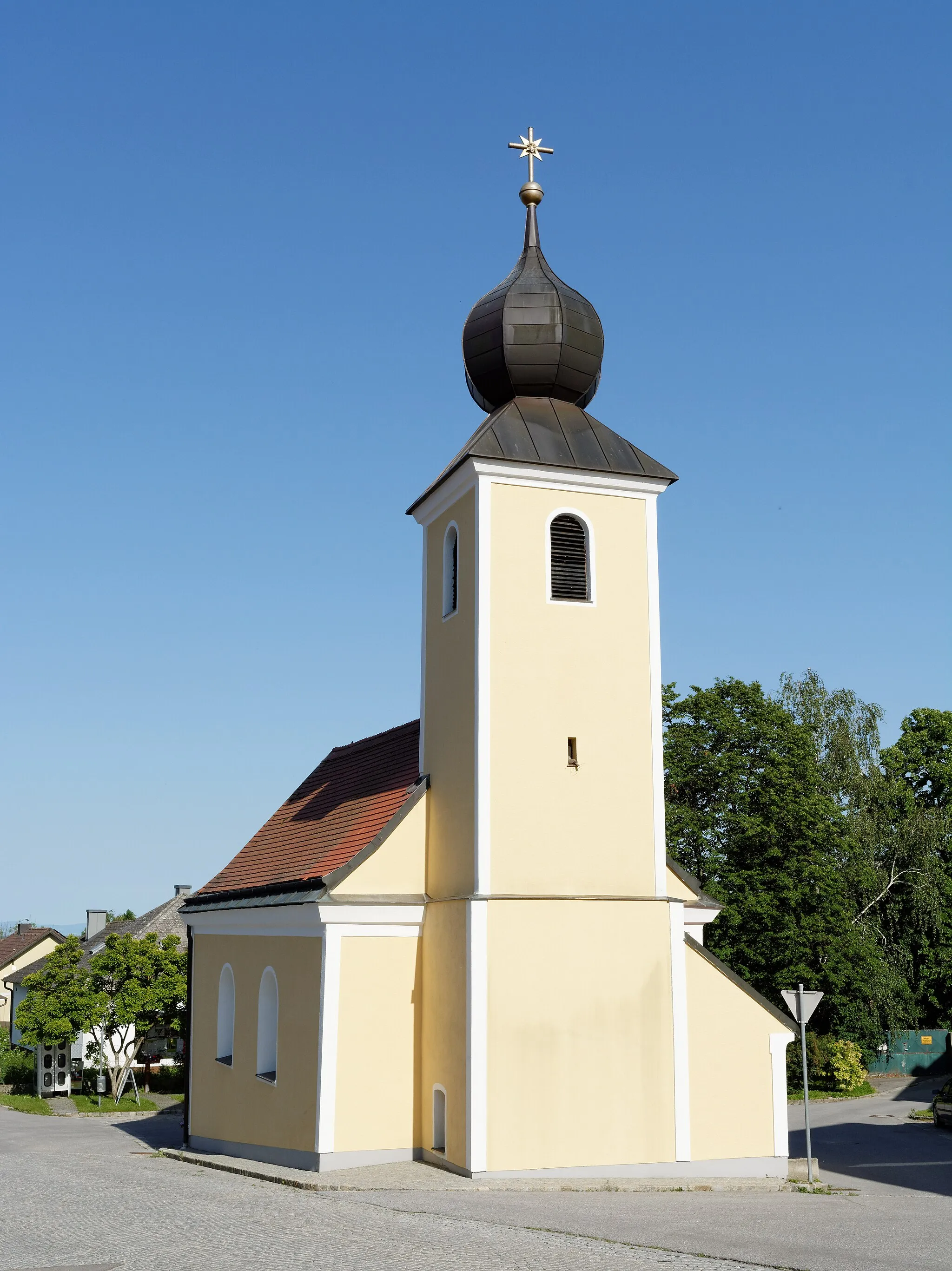 Photo showing: Catholic branch church at Pfösing, Municipality Wolkersdorf im Weinviertel, Lower Austria, Austria