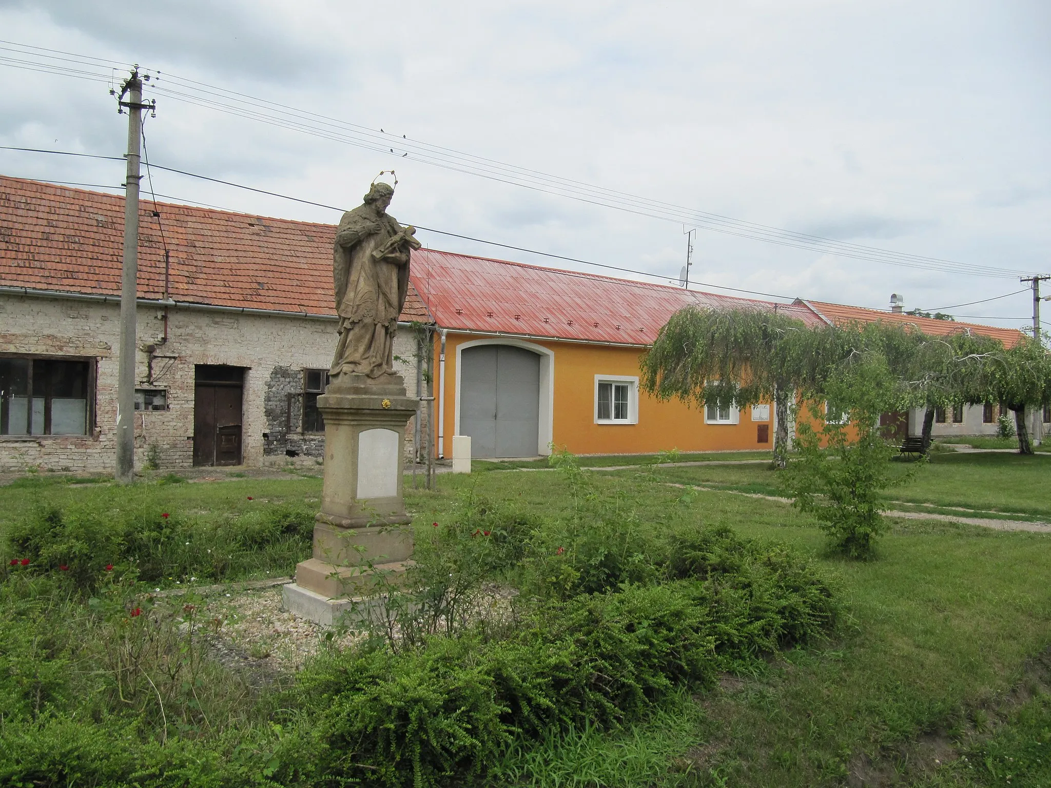 Photo showing: Nový Přerov in Břeclav District, Czech Republic. Statue of John of Nepomuk .