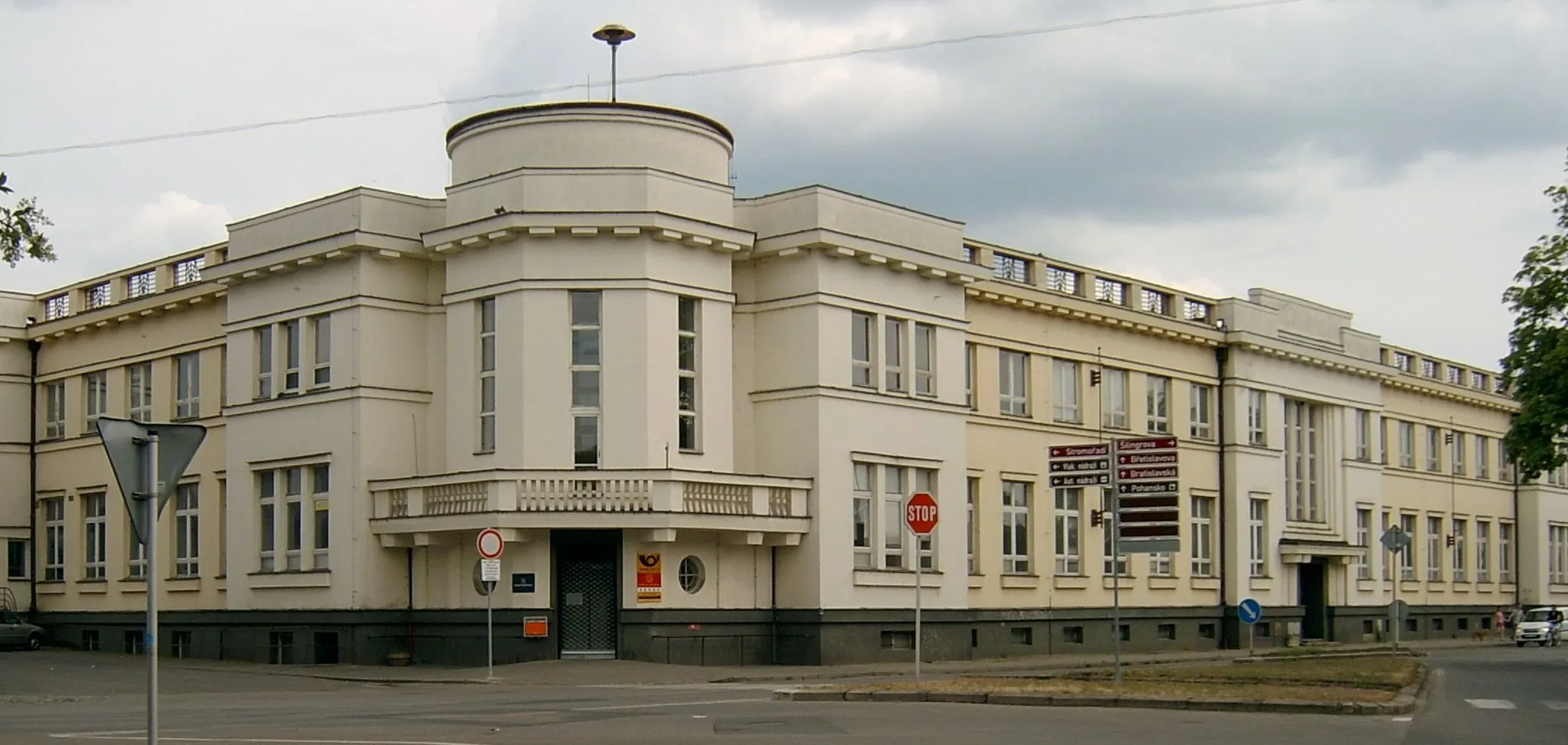 Photo showing: Main Post Office in Břeclav.