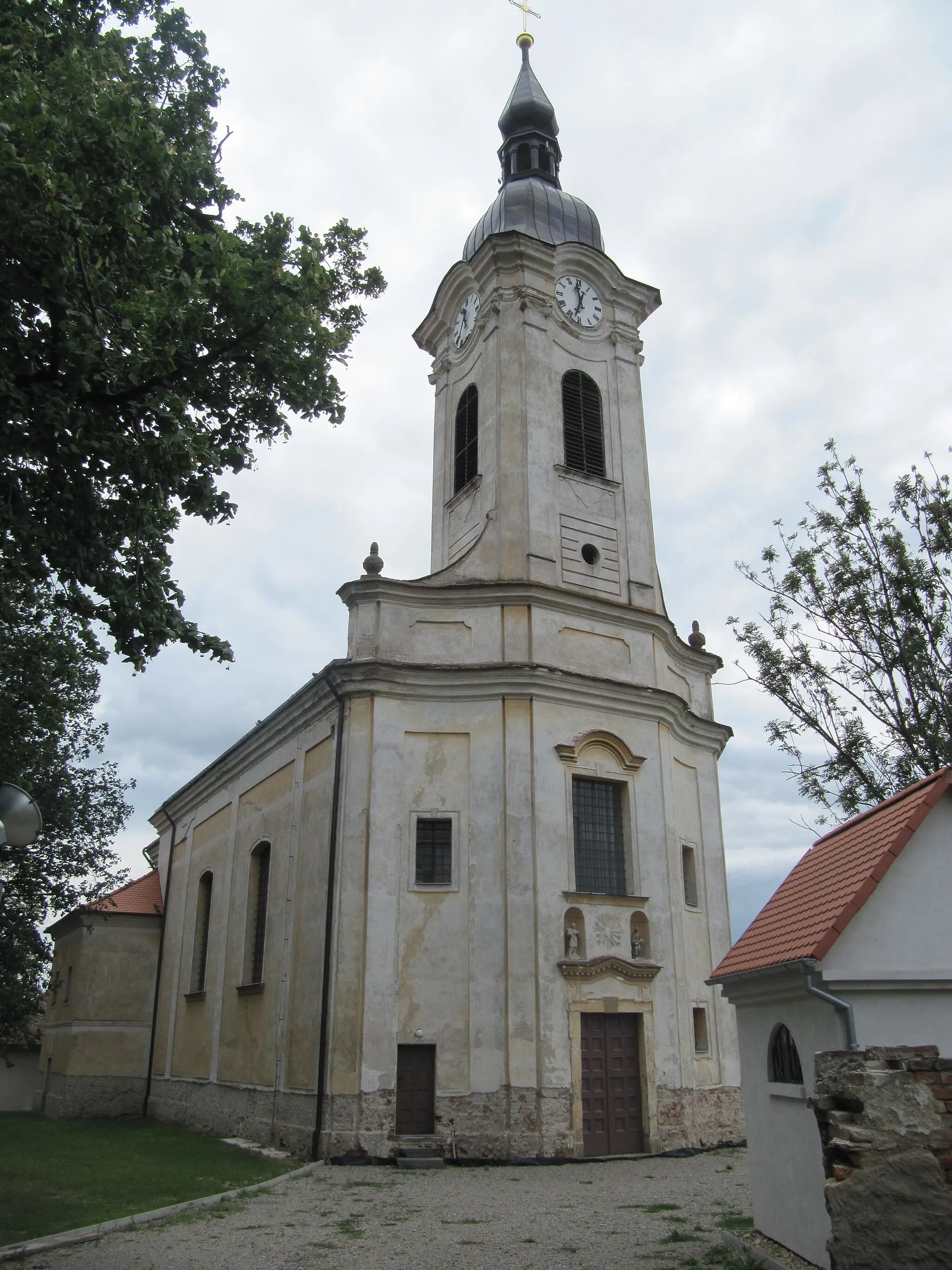 Photo showing: Hrušovany nad Jevišovkou in Znojmo District, Czech Republic. Late Baroque church of St. Stephen, built in 1758 by Josef Emanuel Fischer von Erlach.