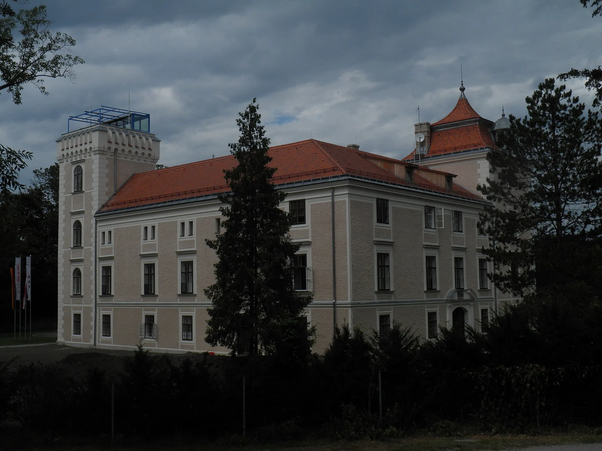 Photo showing: Schlossanlage Leopoldsdorf