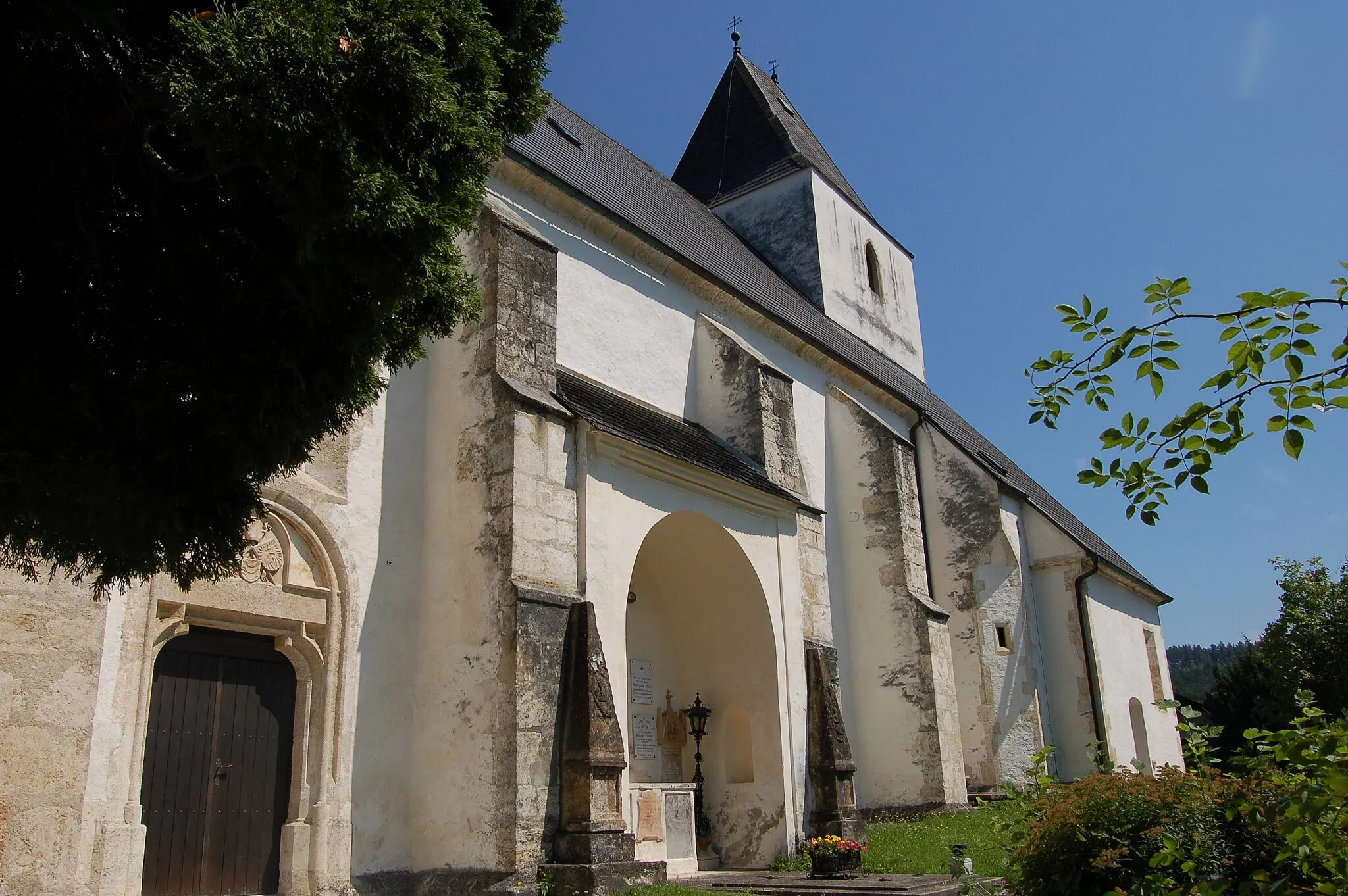 Photo showing: Southern facade of St. Lambert parish church in Bromberg, Lower Austria