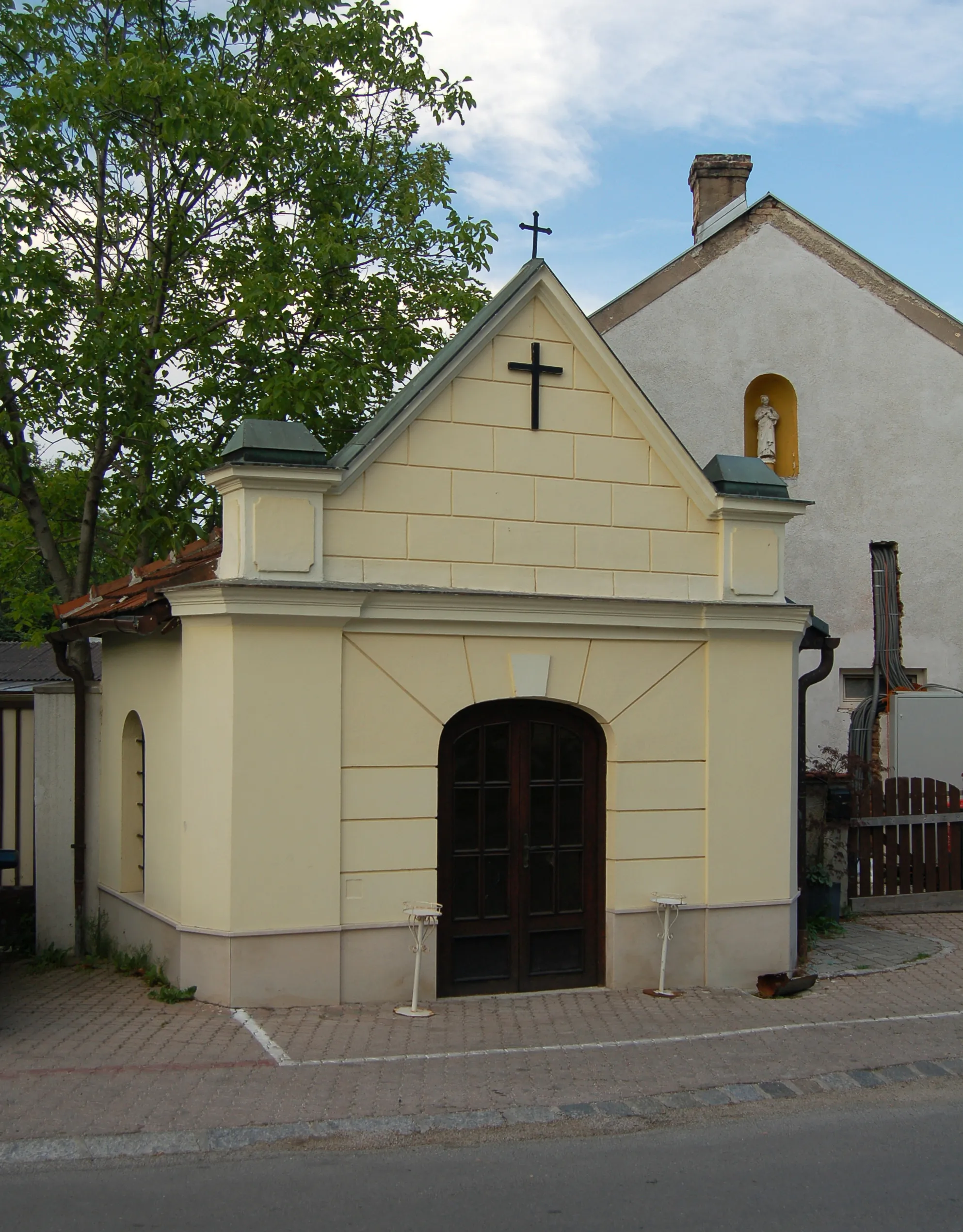 Photo showing: John of Nepomuk chapel in Oberwaltersdorf, Lower Austria.