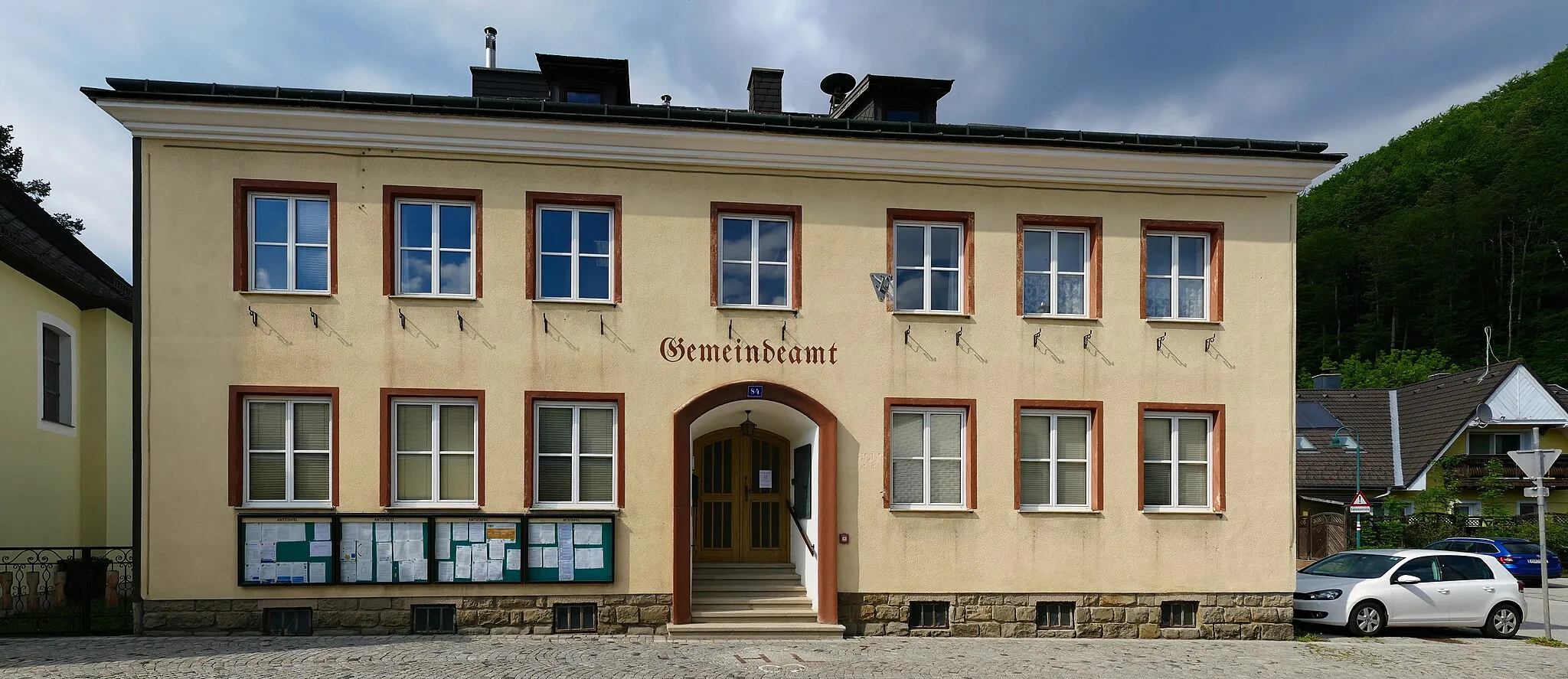 Photo showing: Municipal office in Klausen-Leopoldsdorf, district of Baden, Lower Austria, Austria.