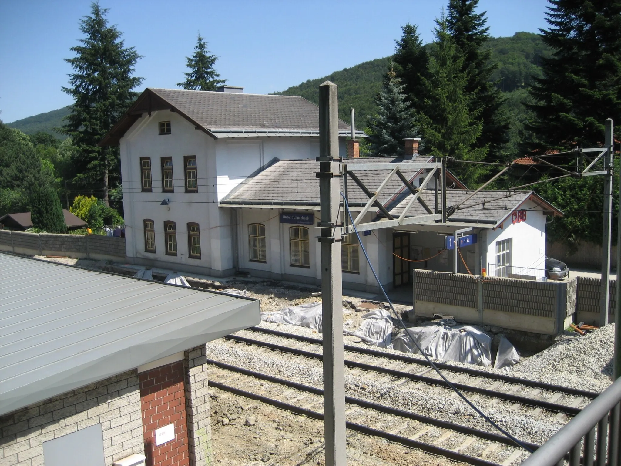 Photo showing: Unter Tullnerbach train station in Lower Austria
