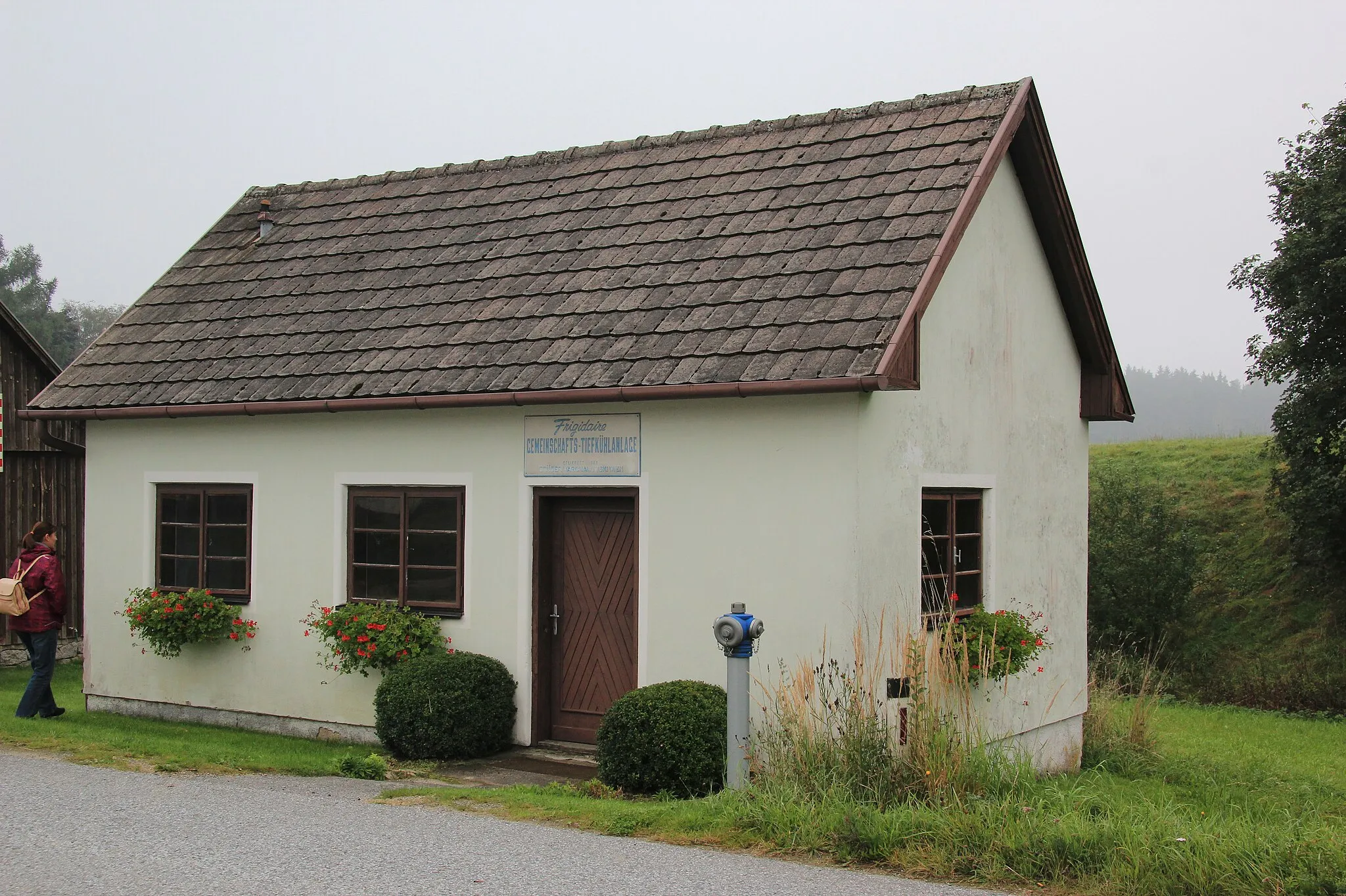 Photo showing: Gemeinschaftskühlkammer in Frühwärts, Gemeinde Gastern, Niederösterreich