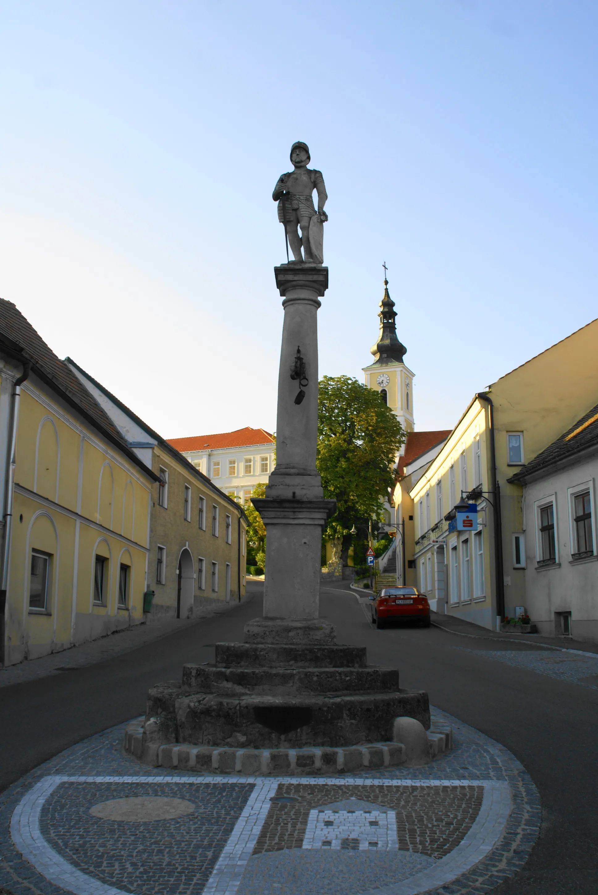 Photo showing: Pranger in Oberwöbling, am Platz vor dem Gemeindeamt