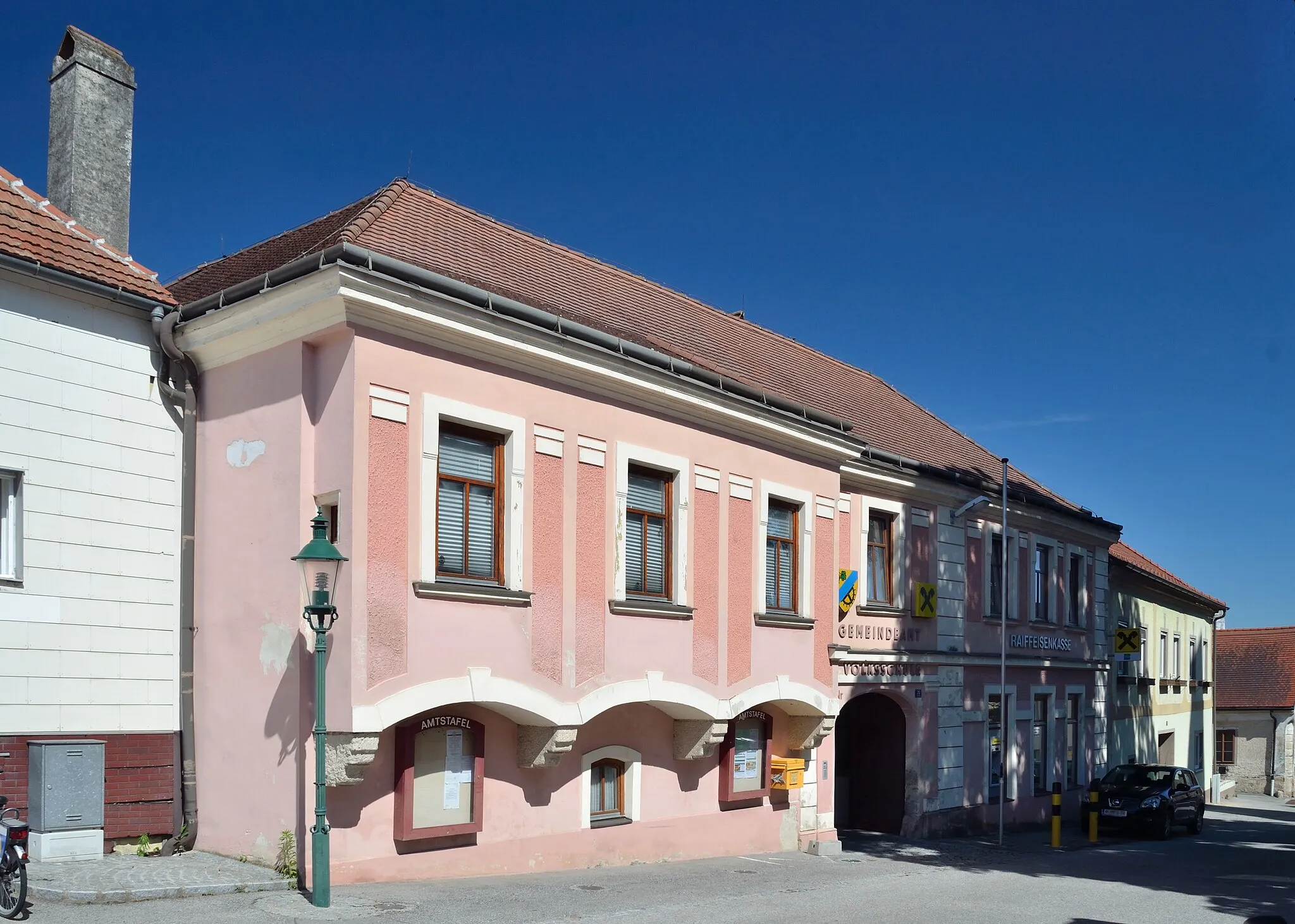 Photo showing: Municipal office and local museum at Inzersdorf an der Traisen, municipality of Inzersdorf-Getzersdorf, Lower Austria.