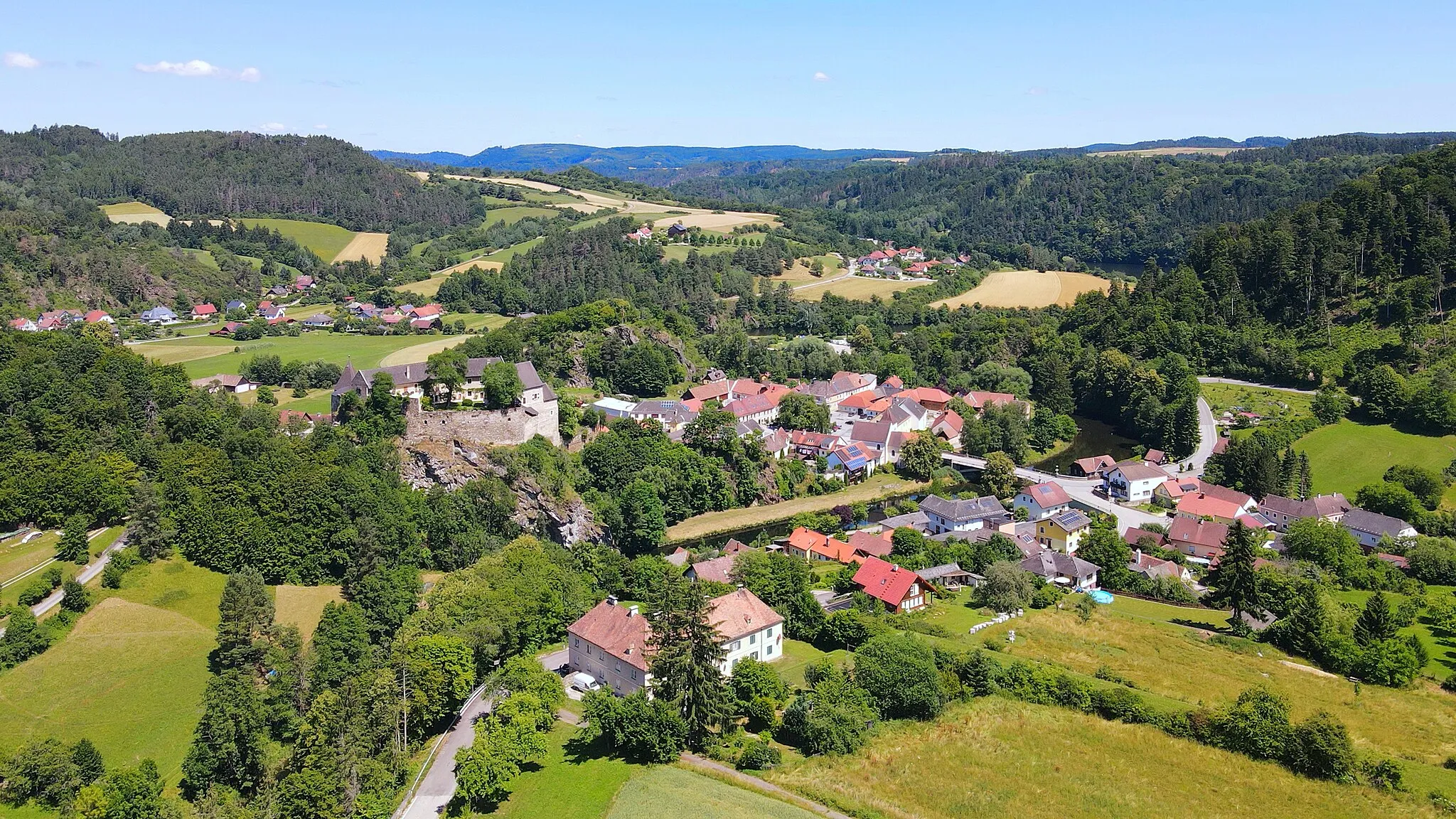 Photo showing: Aerial view of Krumau am Kamp, Lower Austria.