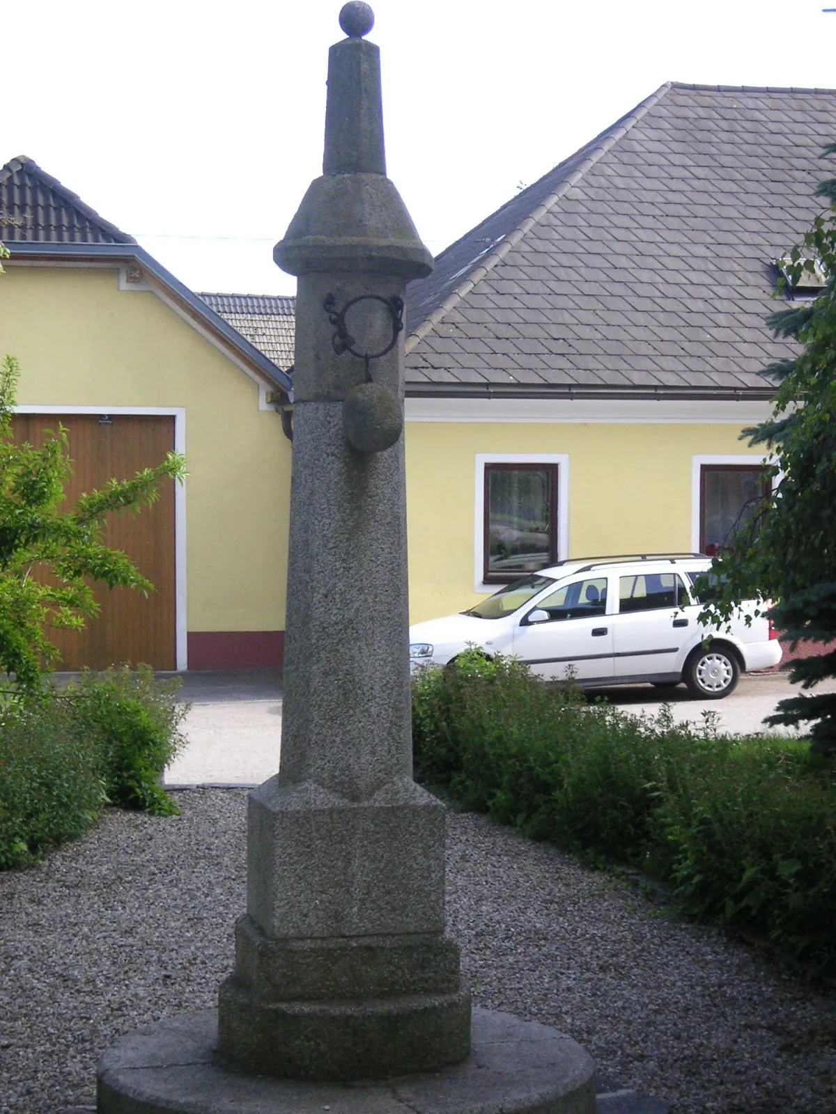 Photo showing: Pillory on marketplace of Grafenschlag, Lower Austria

This media shows the protected monument with the number 70773 in Austria. (Commons, de, Wikidata)