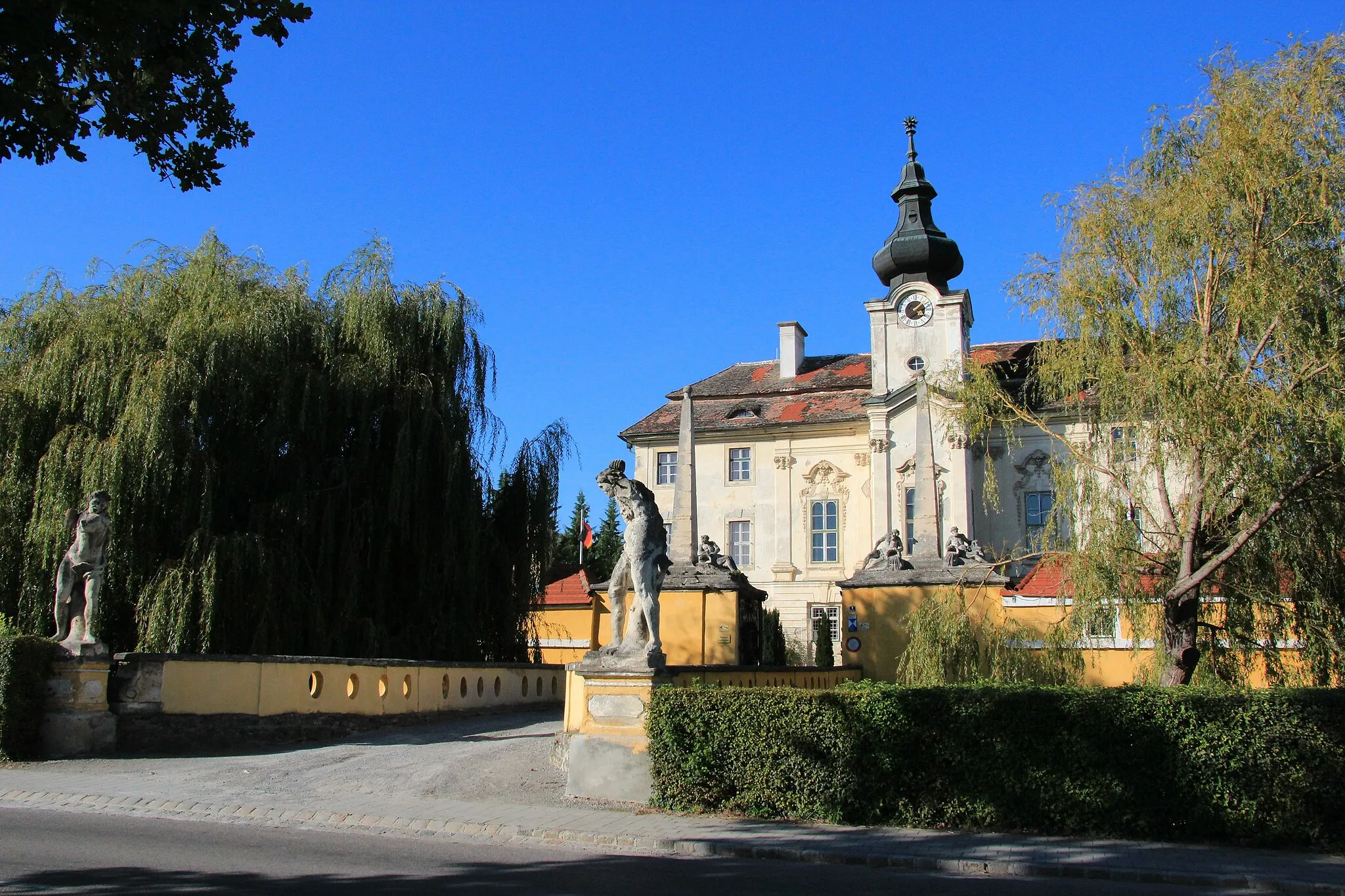 Photo showing: Schlossanlage Seibersdorf