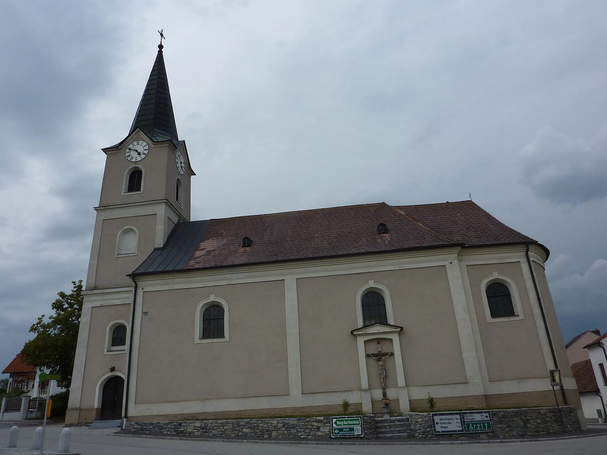 Photo showing: Pfarrkirche, Weinzierl am Walde, Niederösterreich

This media shows the protected monument with the number 56181 in Austria. (Commons, de, Wikidata)