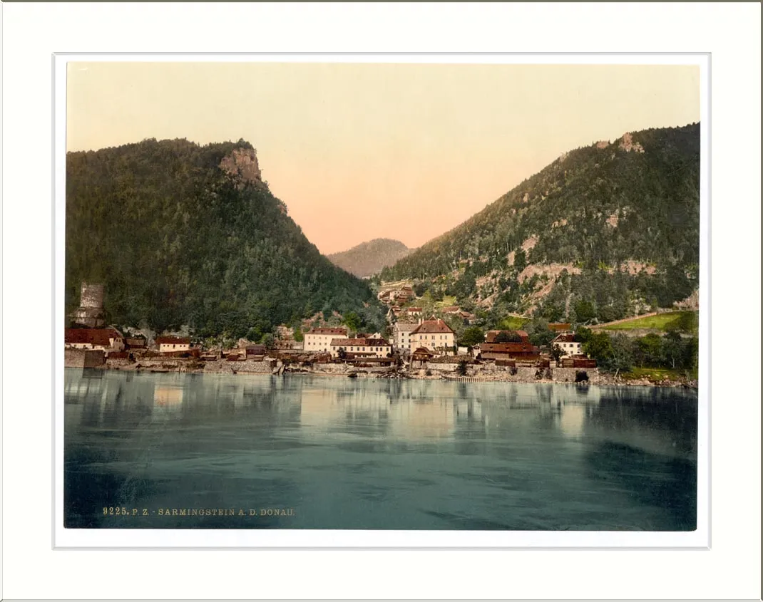 Photo showing: Sarmingstein an der Donau (Danube) ca. 1900.