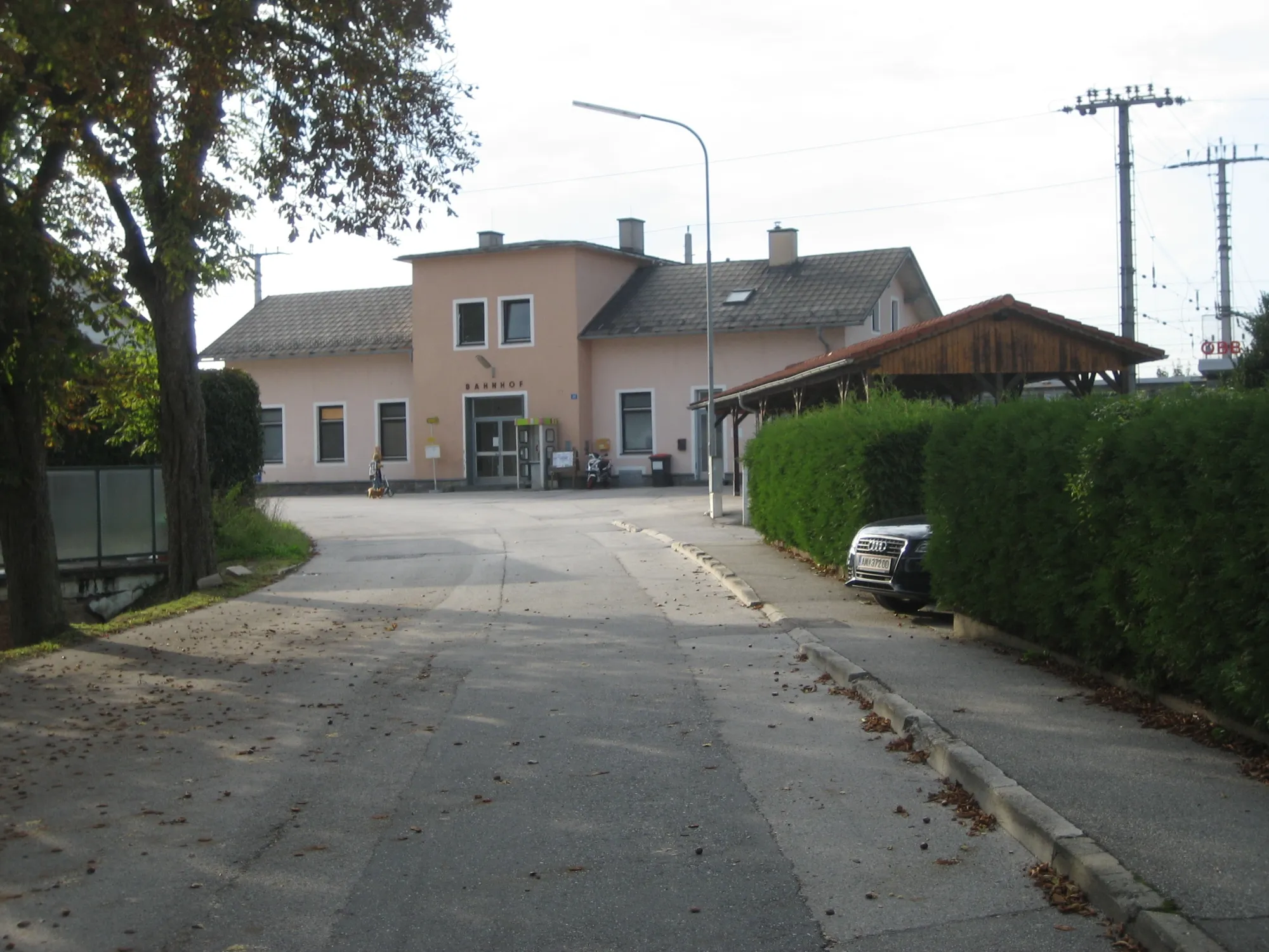 Photo showing: Ulmerfeld-Hausmening train station in Lower Austria