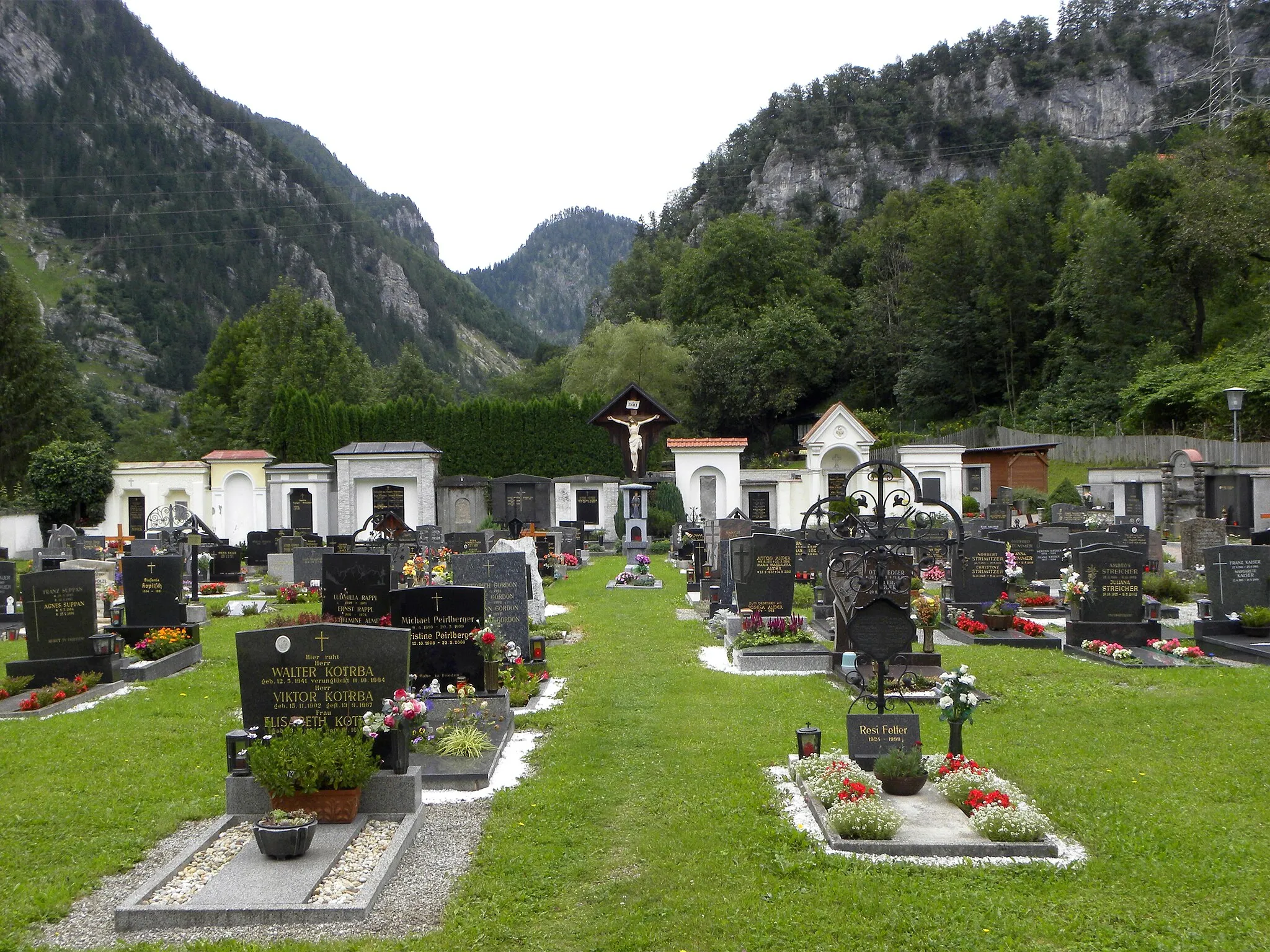 Photo showing: Friedhof und Aufbahrungshalle