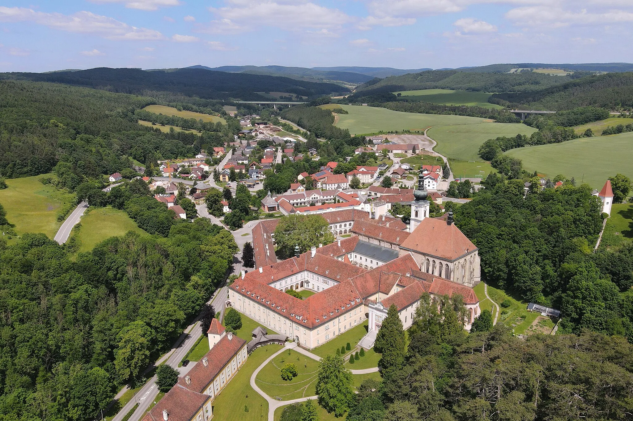 Photo showing: Aerial view of Heiligenkreuz, Lower Austria.