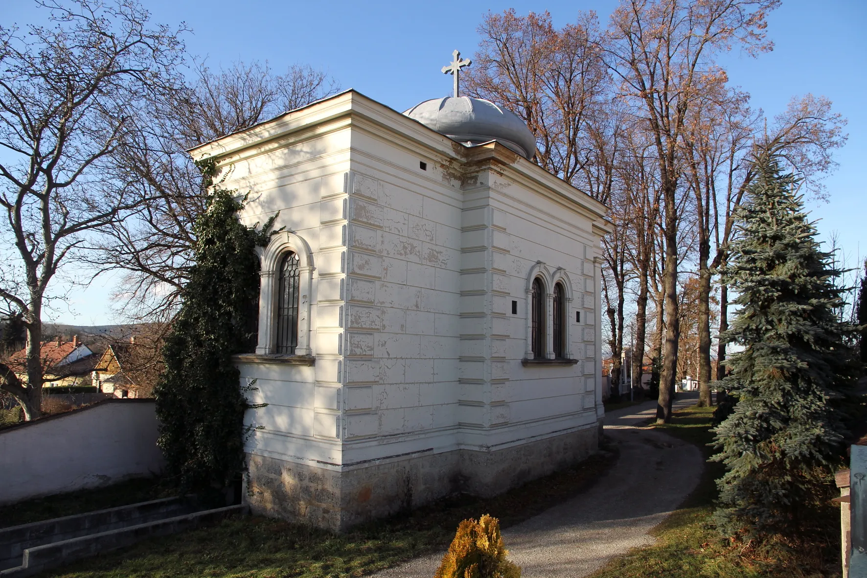 Photo showing: Mausoleum der Familie Rumerskirch am Friedhof von Reidling, ein Ortsteil der niederösterreichischen Gemeinde Sitzenberg-Reidling.