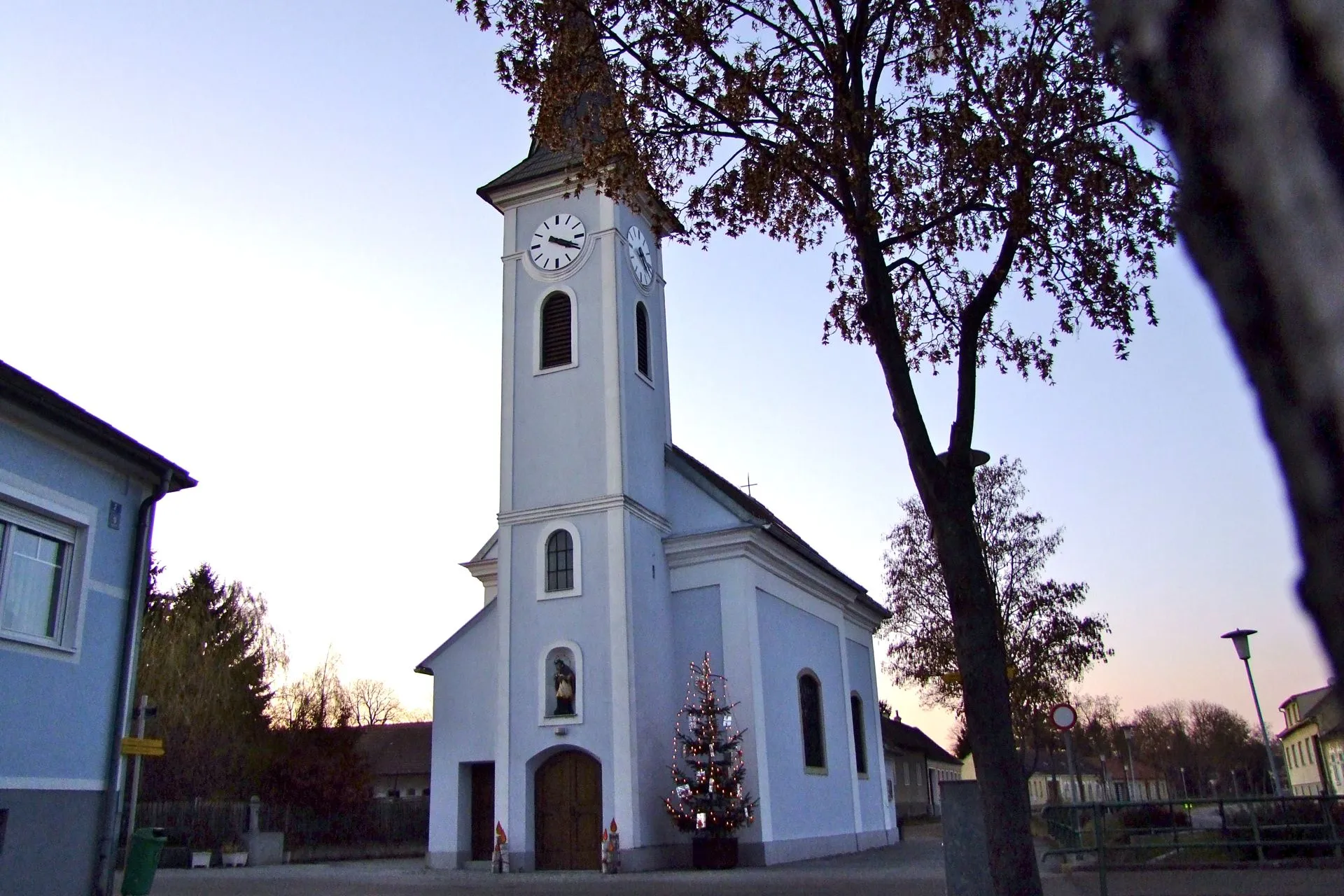 Photo showing: Kath. Filialkirche hl. Johannes Nepomuk, Hochleithen