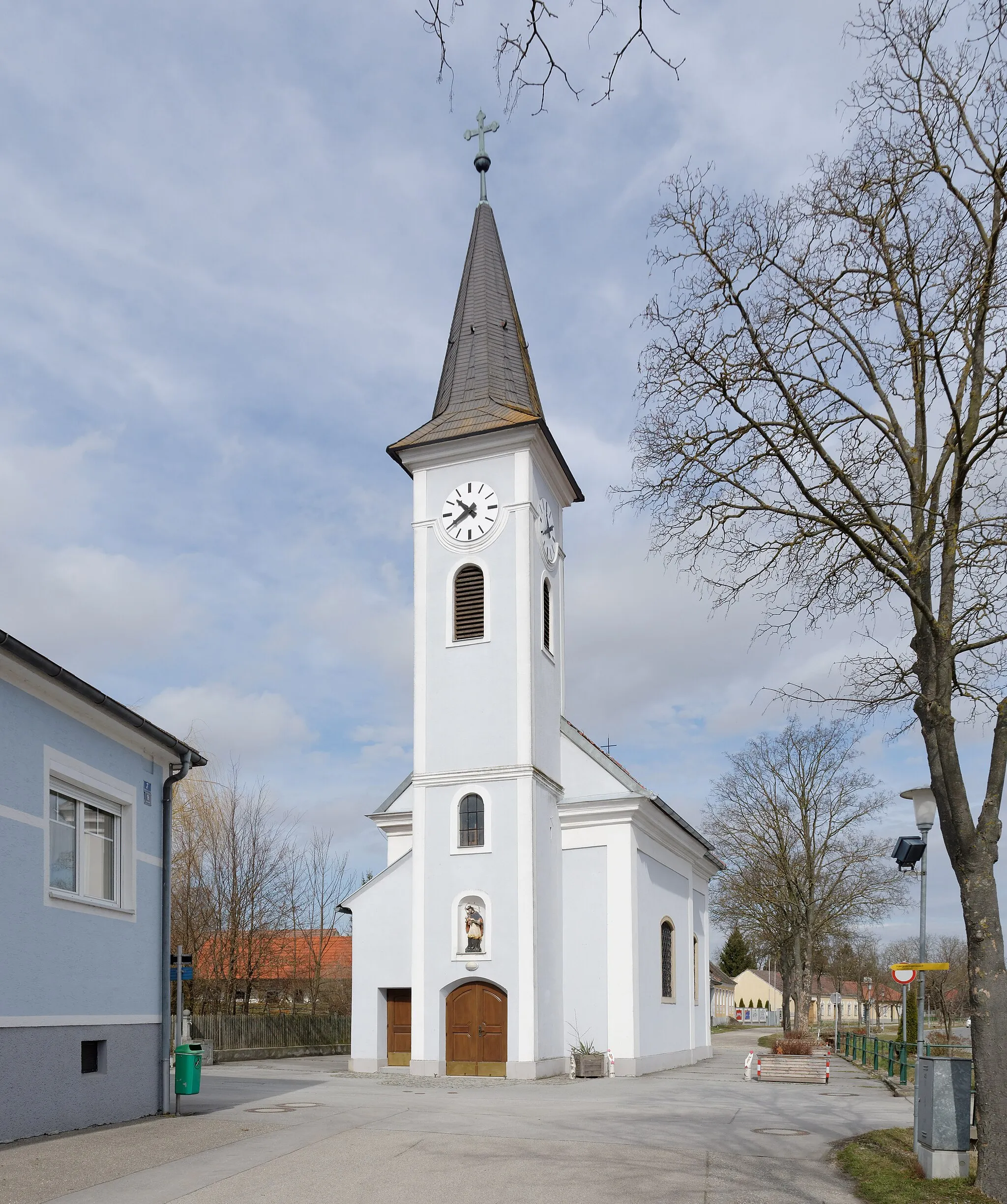 Photo showing: Catholic succursal church in Bogenneusiedl, Municipality Hochleithen, Lower Austria, Austria